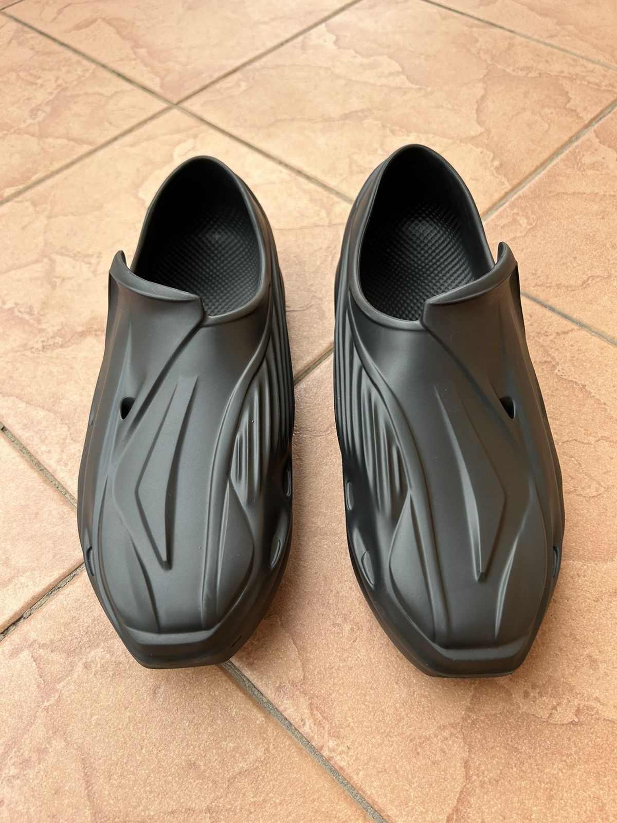 1017 ALYX 9SM 1017 ALYX 9SM Mono Slip-On Black | Grailed