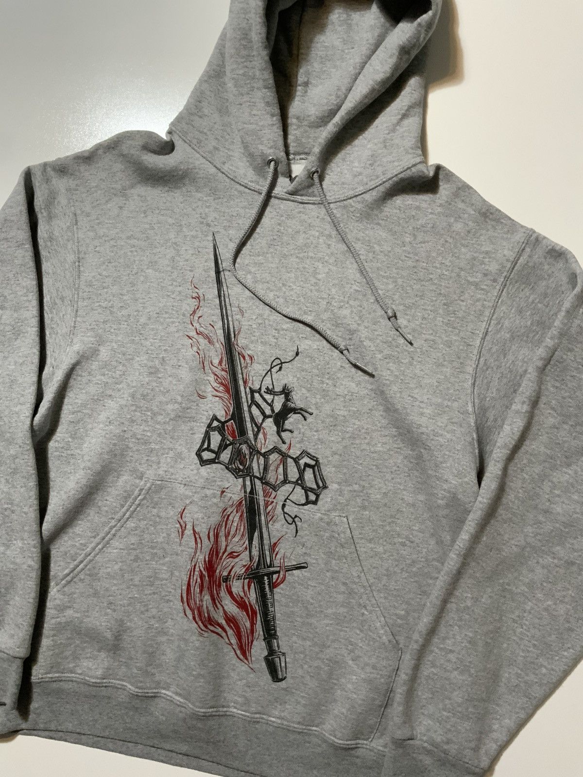 Other HBO LootCrate Game Of Thrones Full Of Terrors Sword Hoodie Size US M / EU 48-50 / 2 - 3 Thumbnail