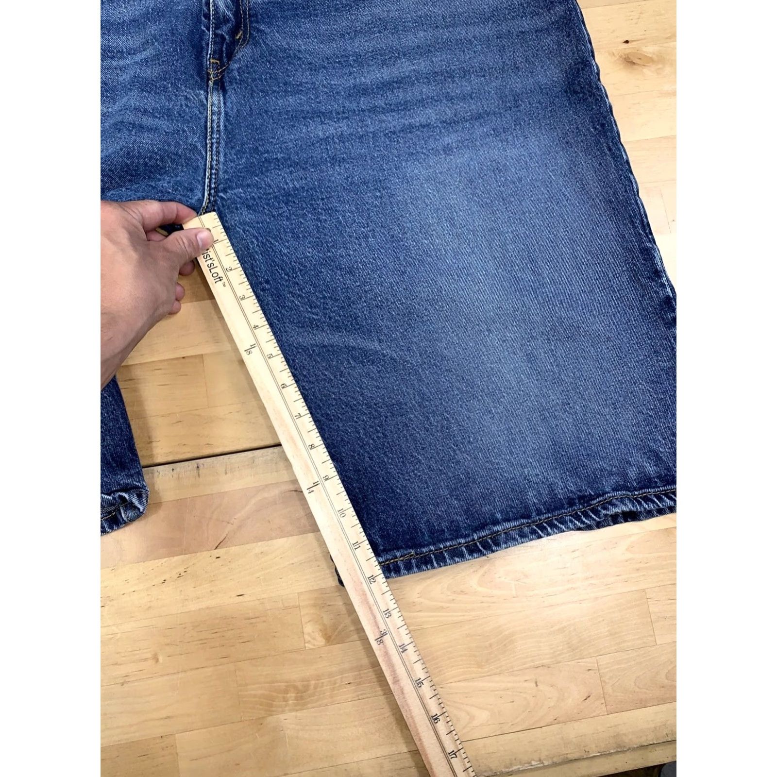 Levi's Levis 569 Jean Shorts Men 42 Blue Loose Skater Y2K 13099 Denim 5-Pocket Jorts Size US 42 / EU 58 - 7 Thumbnail