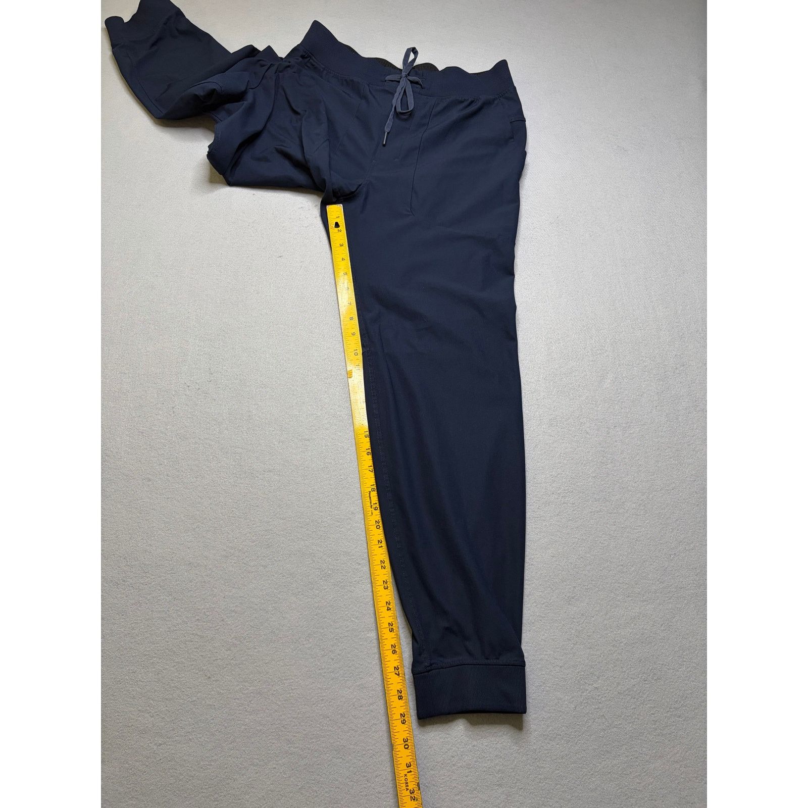 Lululemon Lululemon Men’s Jogger Pants Size Large Black Athletic Size US 26 / EU 42 - 7 Thumbnail