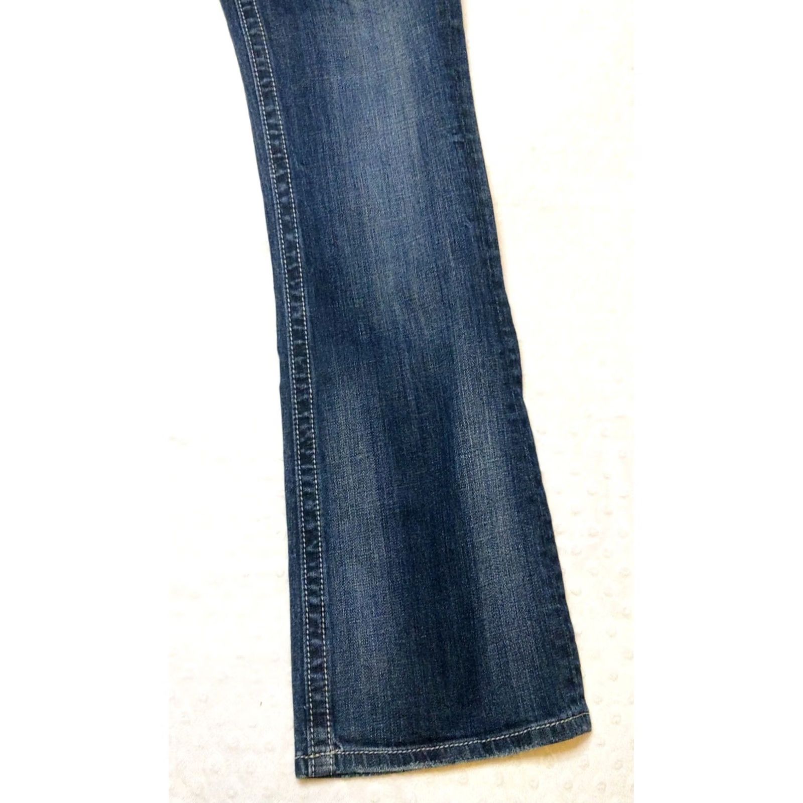 Miss Me Miss Me Jeans Bootcut 5-Pocket Denim Women 29 Medium Wash Blue Embroidered Pockets Stretch Relaxed Regular Size 30x31 Mens Womens Boys Girls Size 29" - 2 Thumbnail