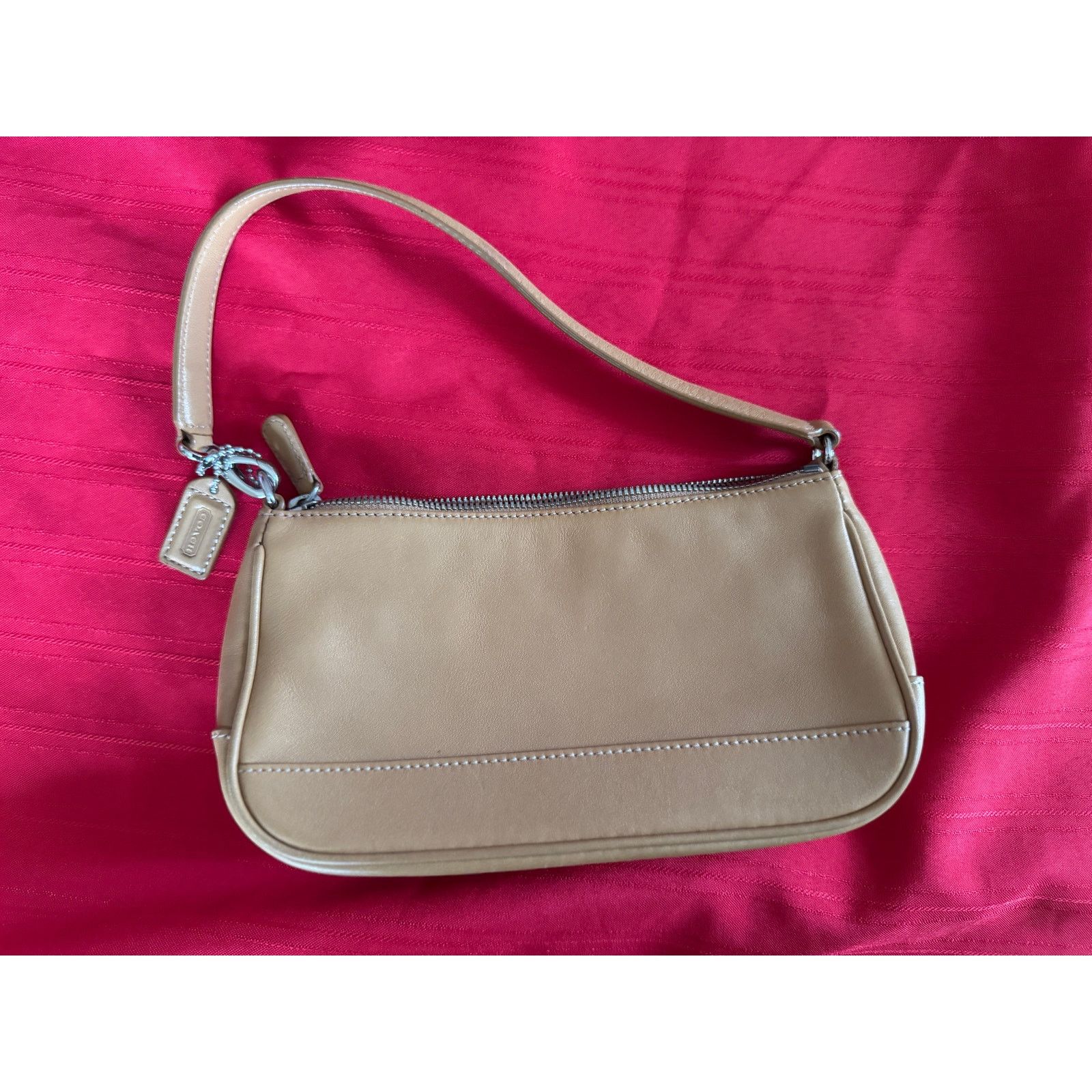 Coach Coach 100% Leather Hampton Demi Handbag ~ Darling Size ONE SIZE - 2 Thumbnail
