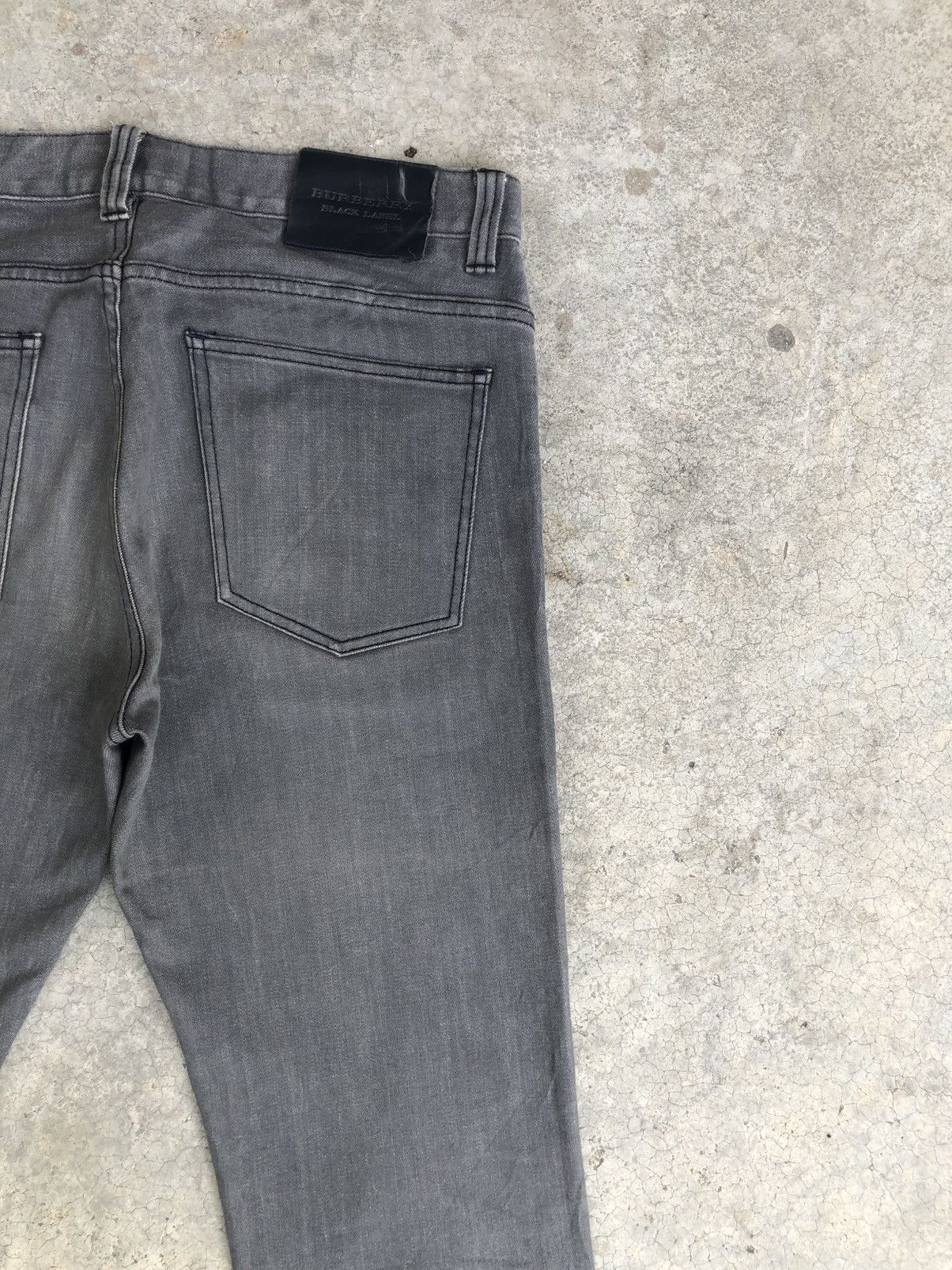 Burberry Burberry Black Label Distressed Slim Jeans Size US 33 - 10 Thumbnail