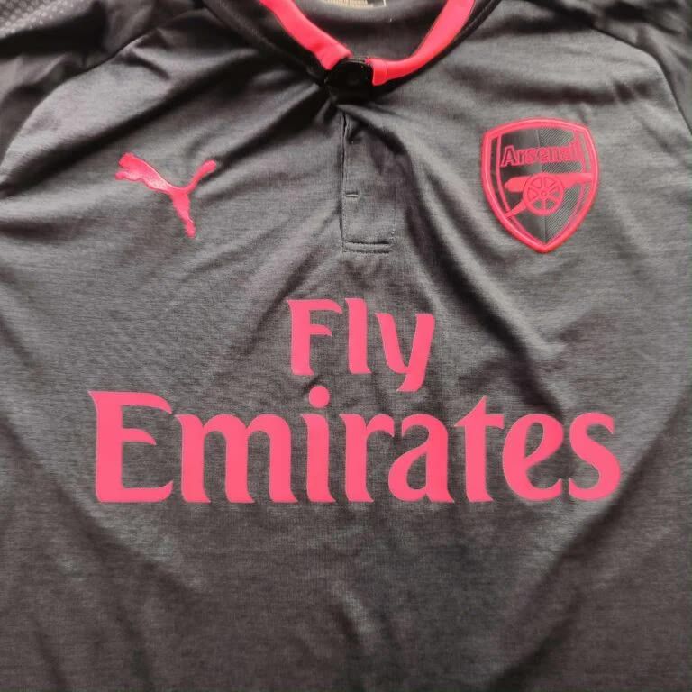 Puma Arsenal 2017-18 Puma third football jersey size L Size US L / EU 52-54 / 3 - 5 Thumbnail