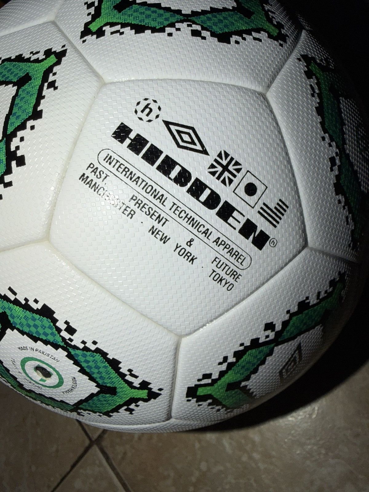 HIDDEN HIDDEN NY x UMBRO SOCCER BALL - BRAND NEW W/ BAG Size ONE SIZE - 2 Thumbnail