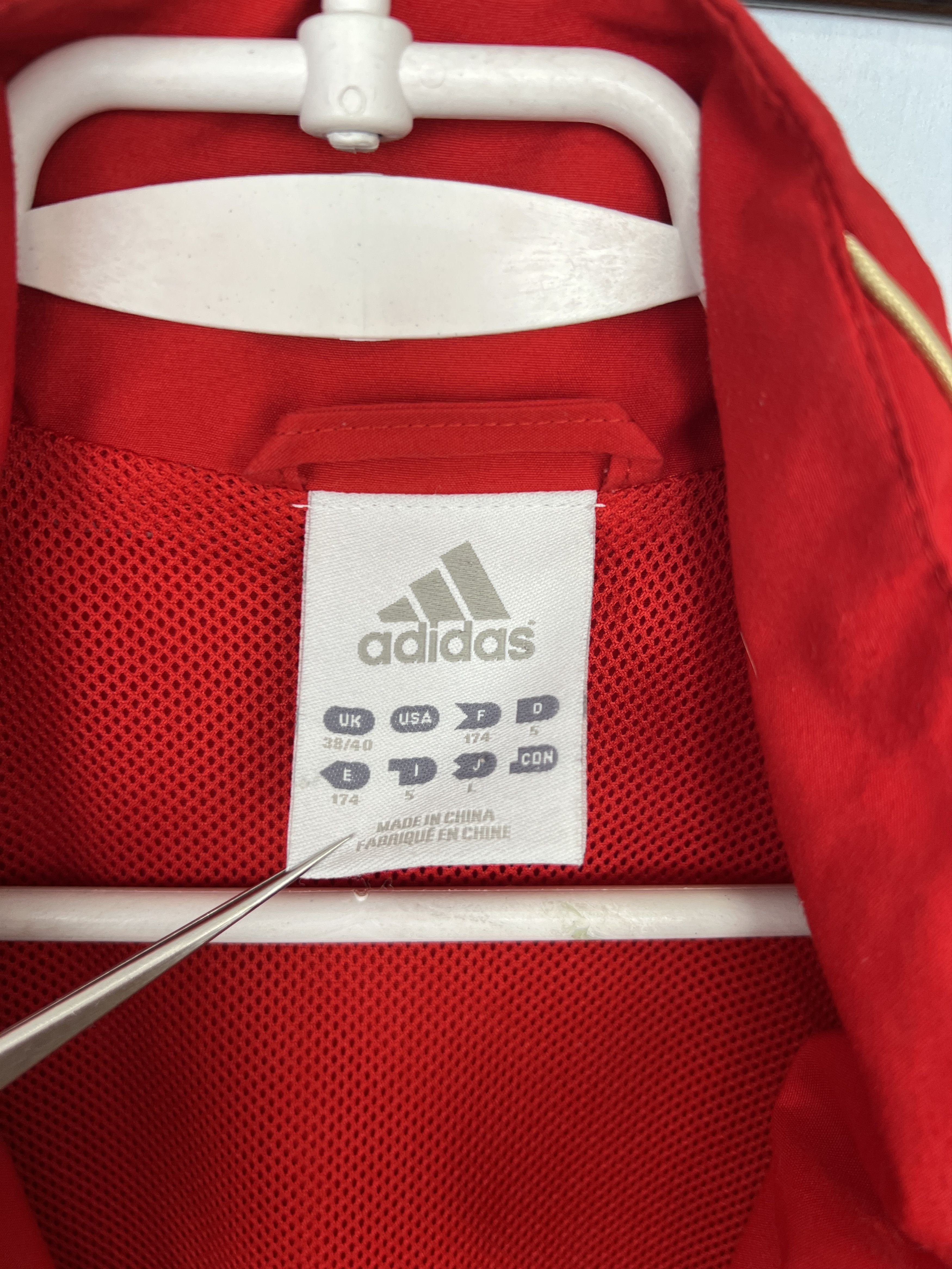 Adidas Vintage Adidas Liverpool Football Jacket Soccer YNWA Size US M / EU 48-50 / 2 - 3 Thumbnail