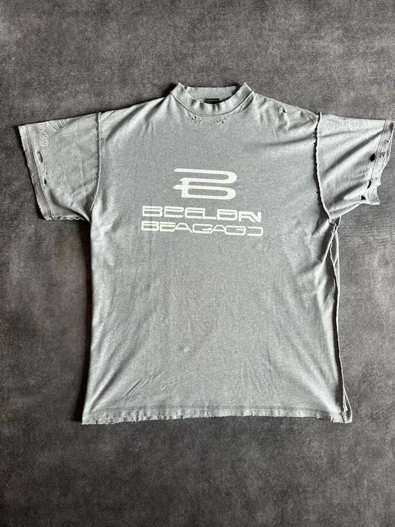 Balenciaga Balenciaga Black AI generates damaged short-sleeved ash. Size US L / EU 52-54 / 3 - 1 Thumbnail