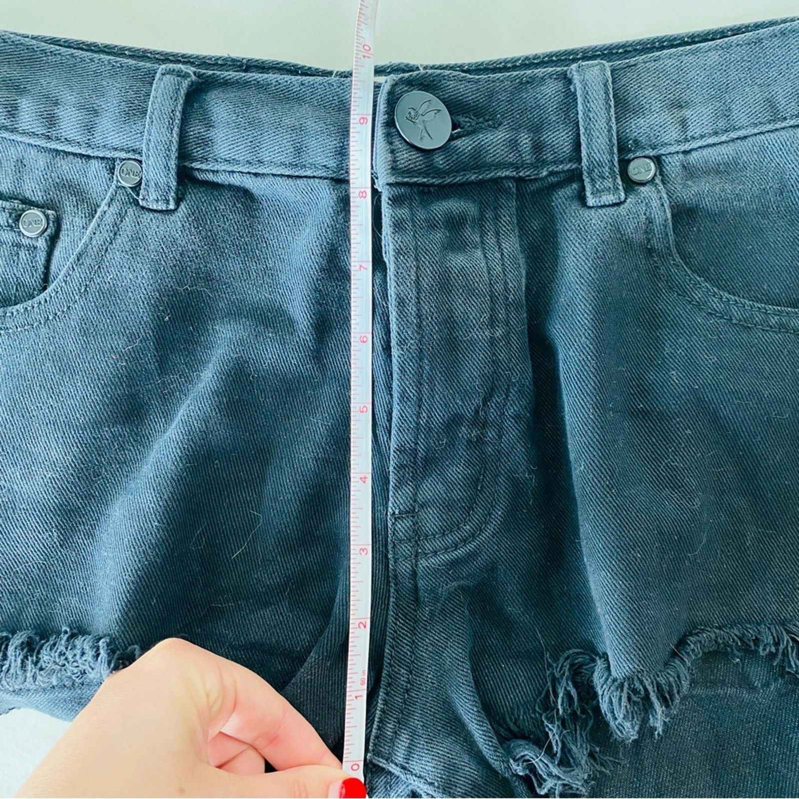 One Teaspoon ONE TEASPOON Mid Rise Bandits Black Wash Denim Cutoffs Short Size 27" / US 4 / IT 40 - 5 Thumbnail