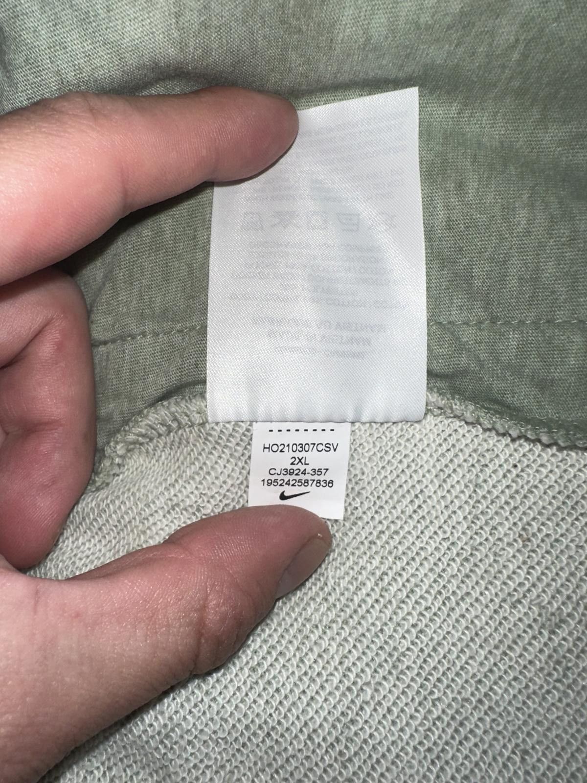 Nike Nike Women’s Sportswear Club Fleece Seafoam French Terry Short Size 42" / US 20 - 8 Thumbnail