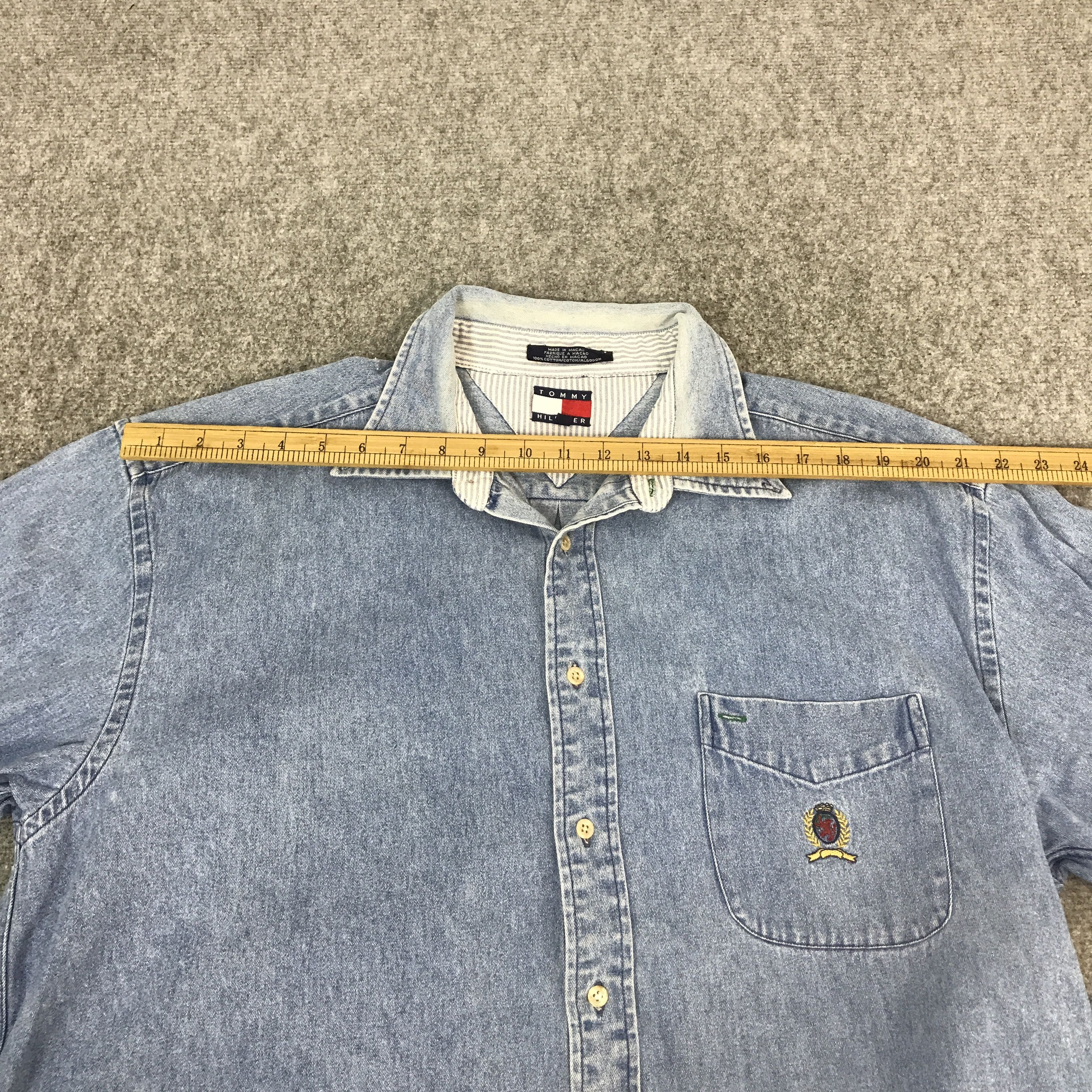 Tommy Hilfiger tommy hilfinger denim button up t-shirt K44B58 Size US L / EU 52-54 / 3 - 5 Thumbnail