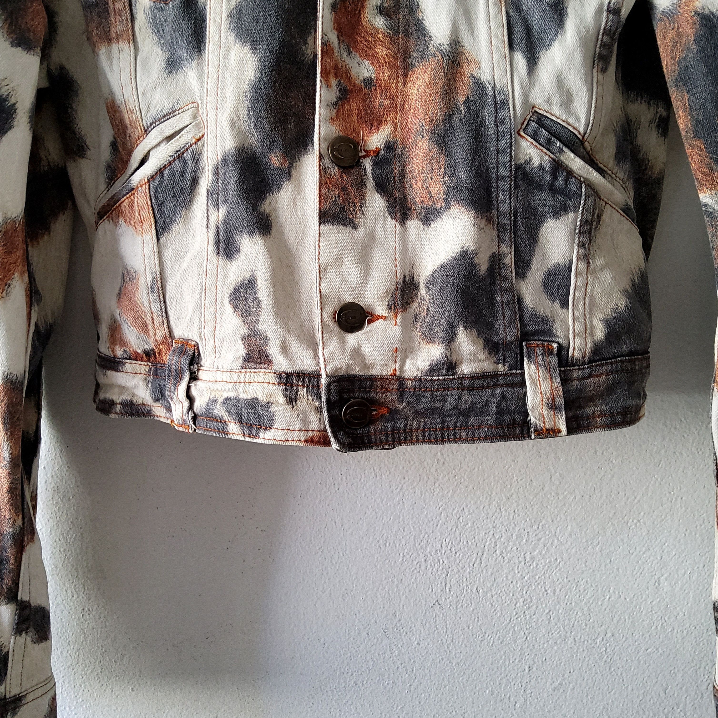 Roberto Cavalli Roberto Cavalli rare vintage SS 2004 cow print denim jacket Size L / US 10 / IT 46 - 6 Thumbnail