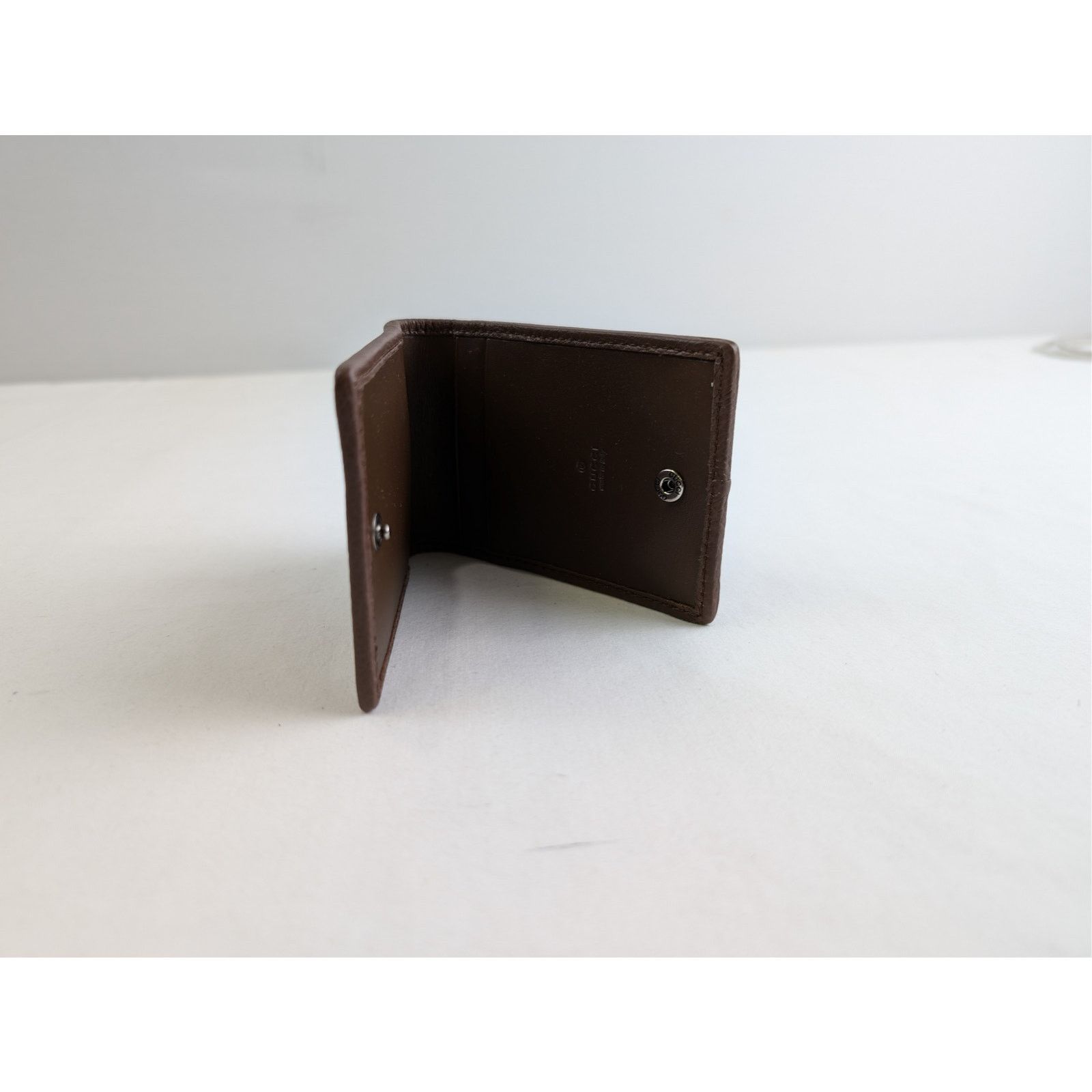 Gucci o1rshd1 Size: OS / Card Case W/Air Tag Card Holder in Brown Size ONE SIZE - 11 Thumbnail