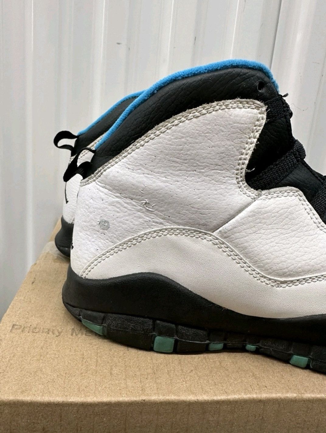 Jordan Brand Nike Air Jordan Retro 10 GS Powder Blue 2014 Size 7Y Size US 7 / EU 40 - 8 Thumbnail
