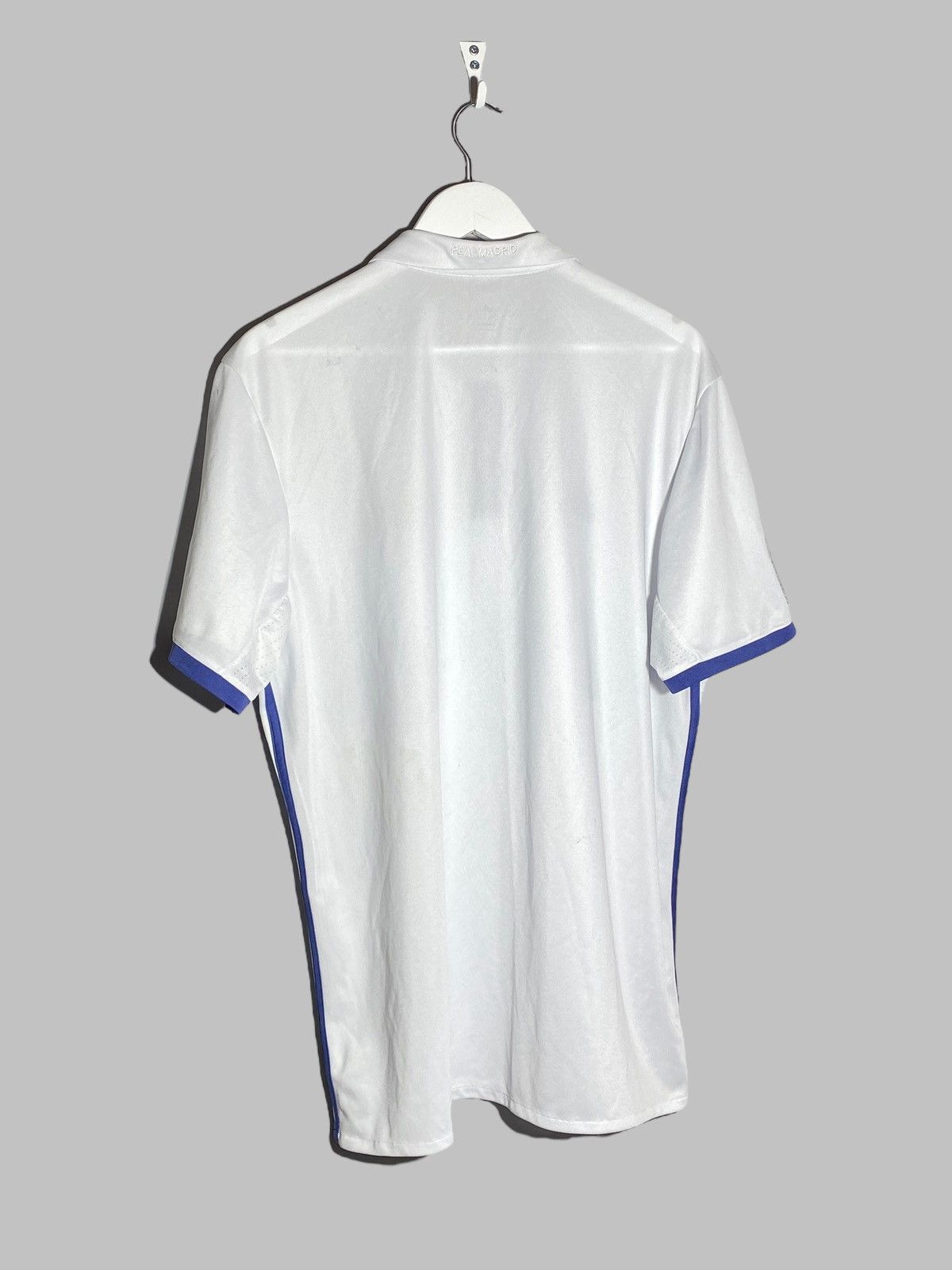 Other 🔥 REAL MADRID ADIDAS JERSEY 2015 HOME KIT VINTAGE ICONIC Size US XL / EU 56 / 4 - 2 Thumbnail