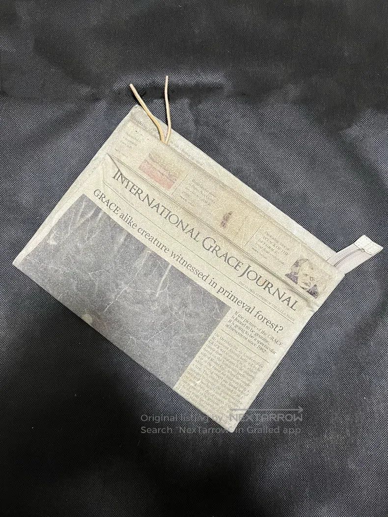 Undercover Undercover Newspaper Leather Handbag Clutch Size ONE SIZE - 3 Thumbnail