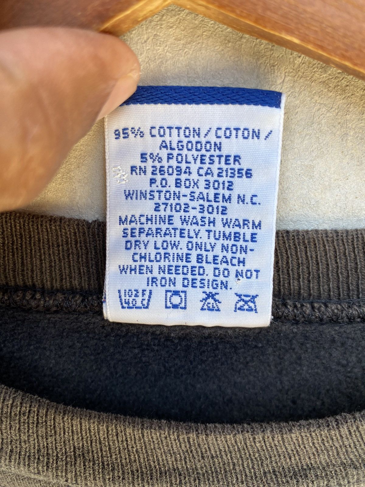Champion Vintage Champion Sweatshirt Made In USA Crewneck Sun Faded Size US L / EU 52-54 / 3 - 11 Thumbnail