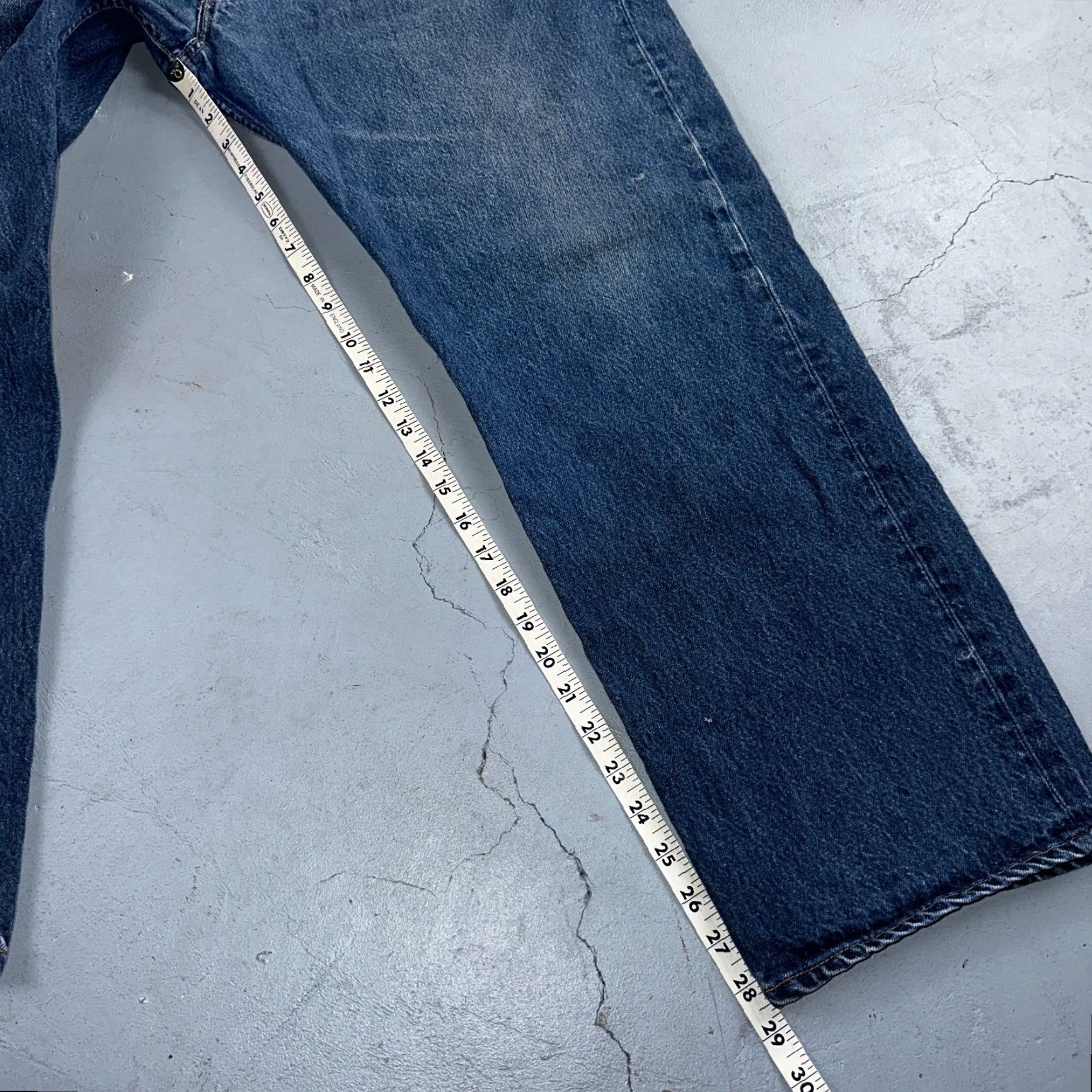 Levi's VINTAGE Levi's 501 Jeans Straight Blue 44x32 Mens Regular 90s USA 5-Pocket Denim Button 44x32 Men’s Jeans Size US 44 / EU 60 - 5 Thumbnail