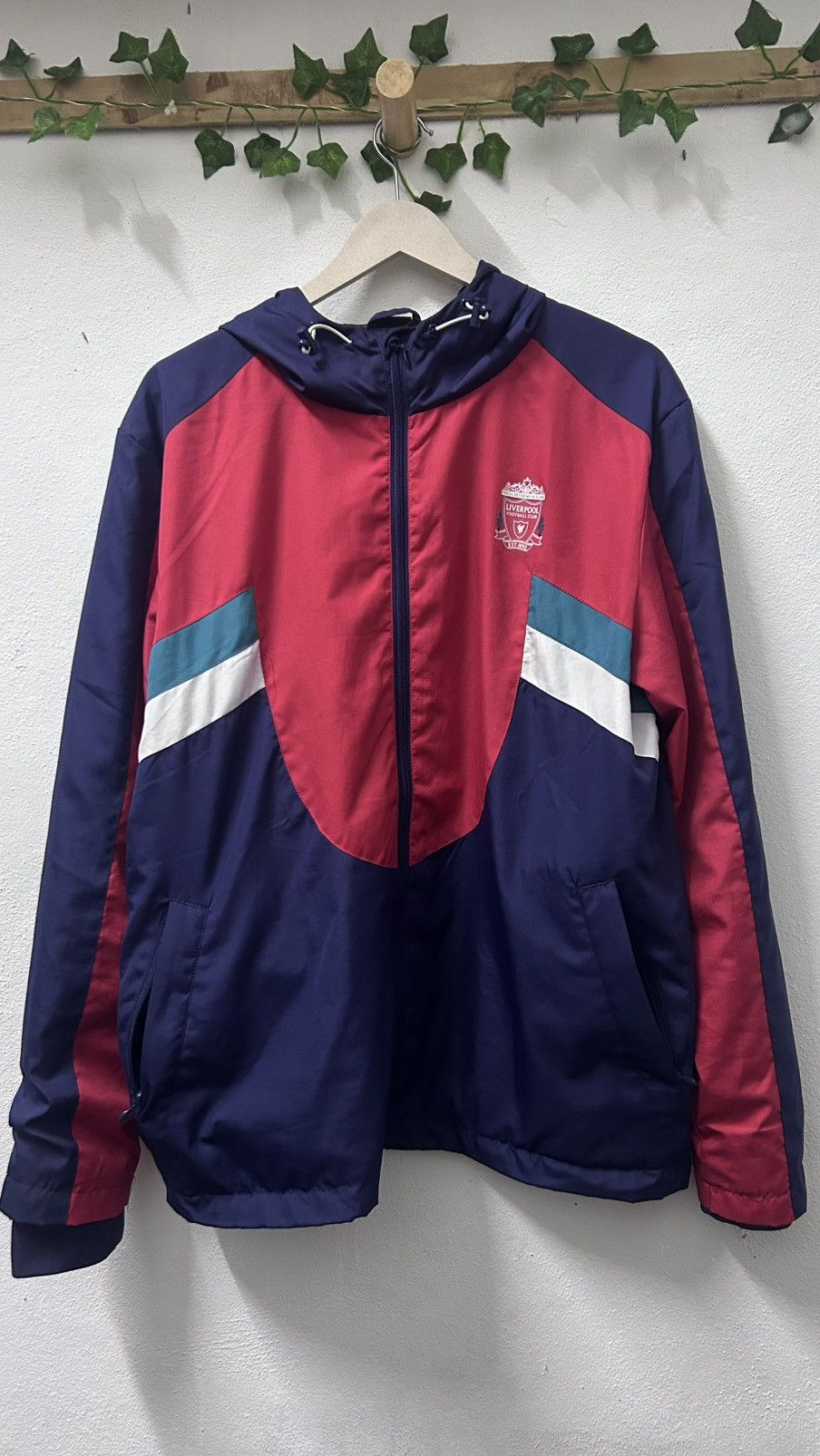 Nike 🔥Special Edition🔥 Liverpool Windbreaker 2 Layer Size US XL / EU 56 / 4 - 1 Thumbnail