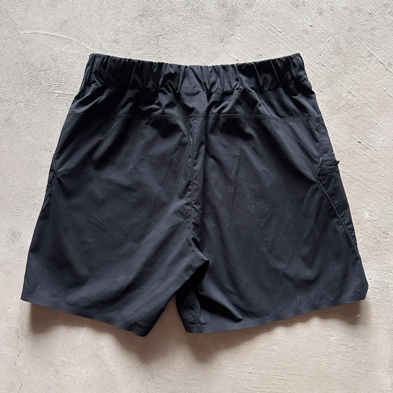 Arc'teryx arcteryx women's black aestas shorts Size 25" / US 0 / IT 36 - 3 Thumbnail
