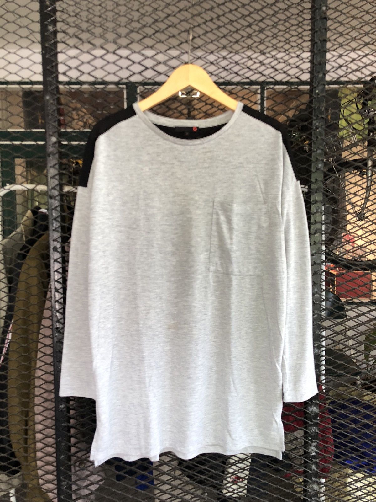 Guess GUESS SKULL LONG SLEEVE LGBSTYLE Size US L / EU 52-54 / 3 - 4 Thumbnail