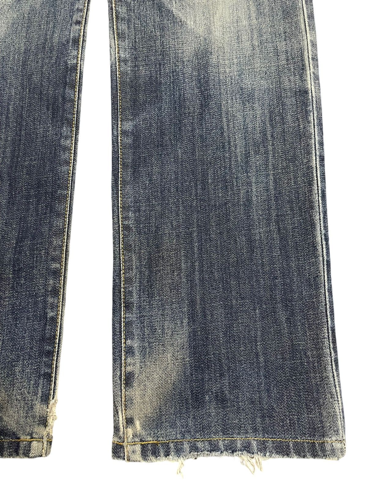 Uniqlo Vintage Japanese Uniqlo Blue Faded Wash Baggy Jeans Size US 28 / EU 44 - 8 Thumbnail