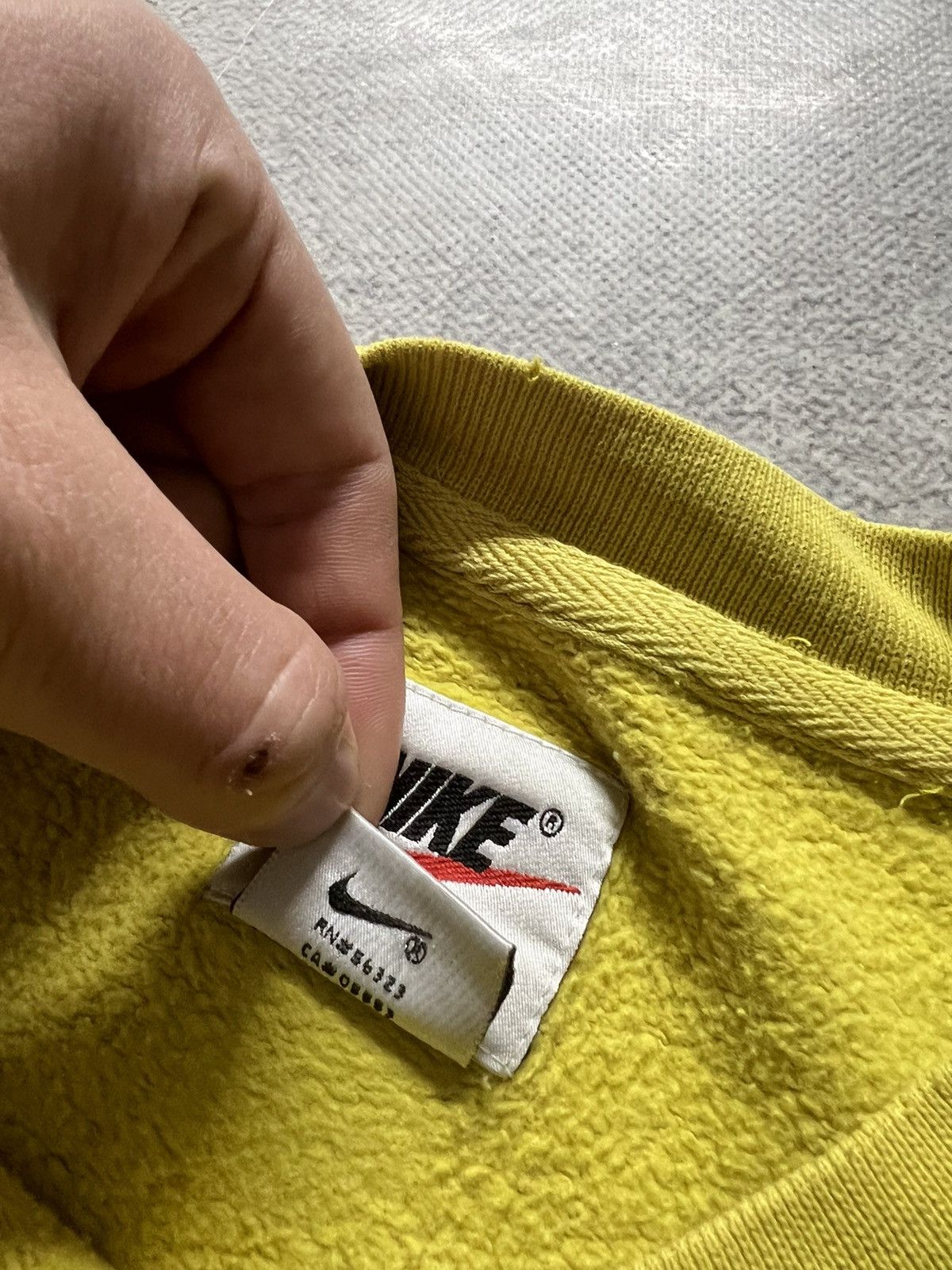 Vintage Vintage Y2k Nike 💛 Thrashed Mini Swoosh Sweatshirt 90’s Size US XL / EU 56 / 4 - 11 Thumbnail