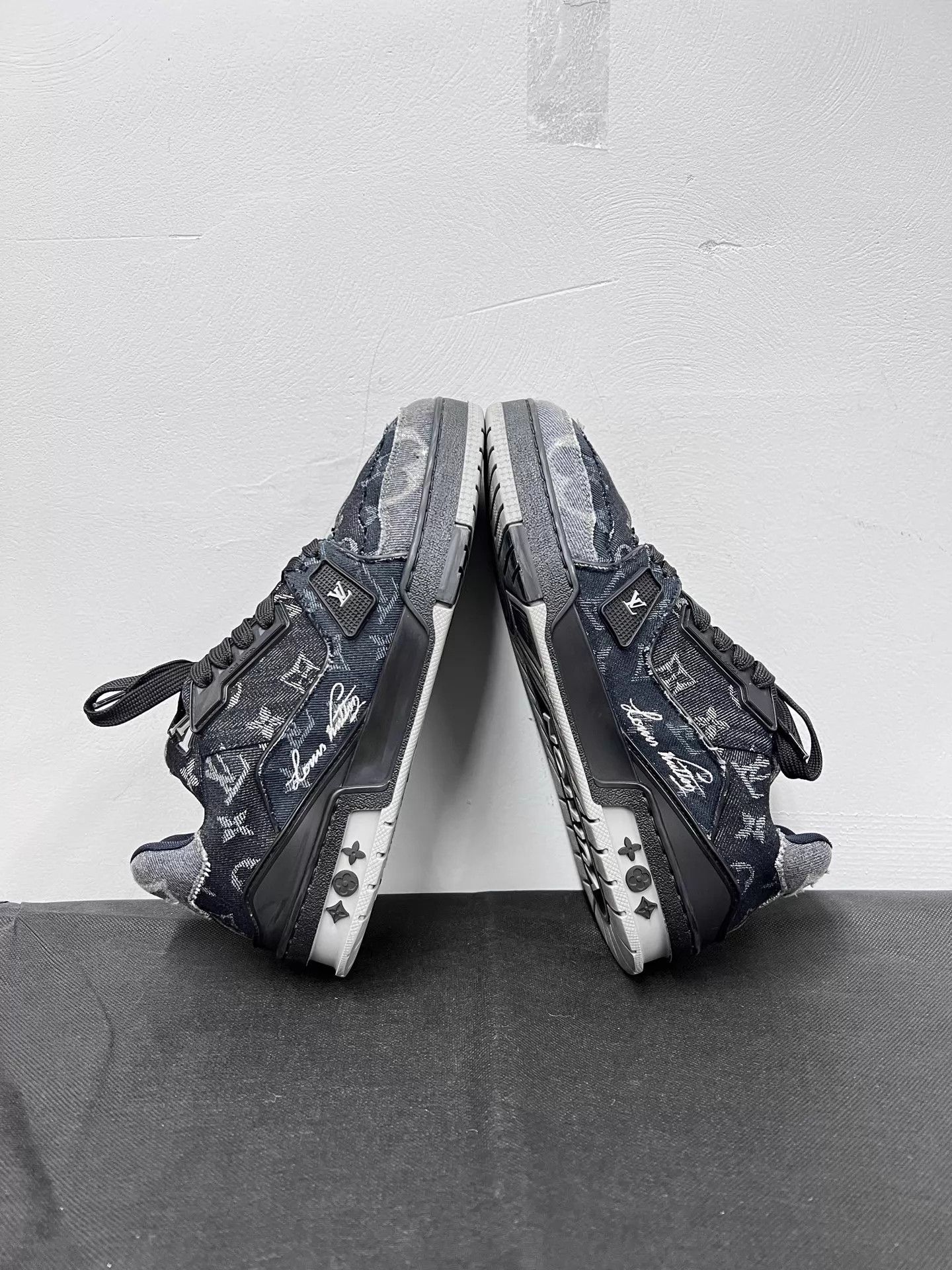 Louis Vuitton LV Trainer Black Distressed Denim Sneaker US6.5/EU40.5 Size US 7.5 / EU 40-41 - 6 Thumbnail