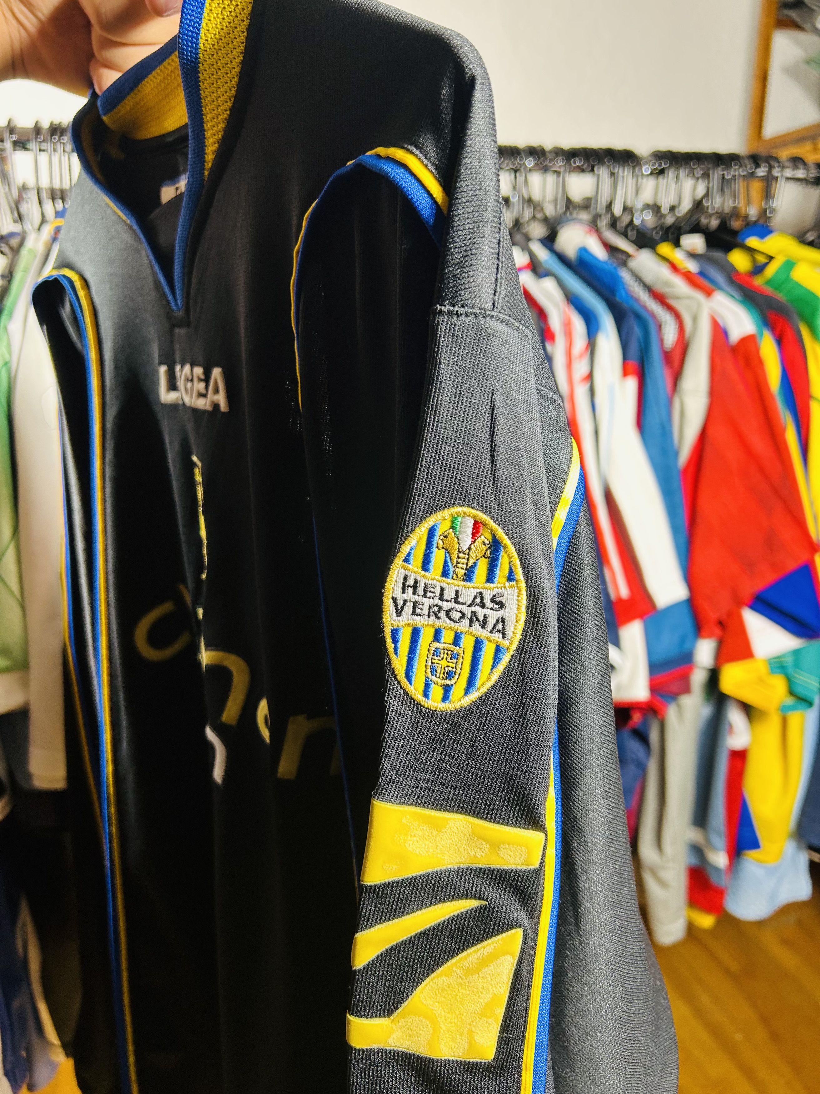 Other Hellas Verona 2003/04 third jersey Size US L / EU 52-54 / 3 - 4 Thumbnail