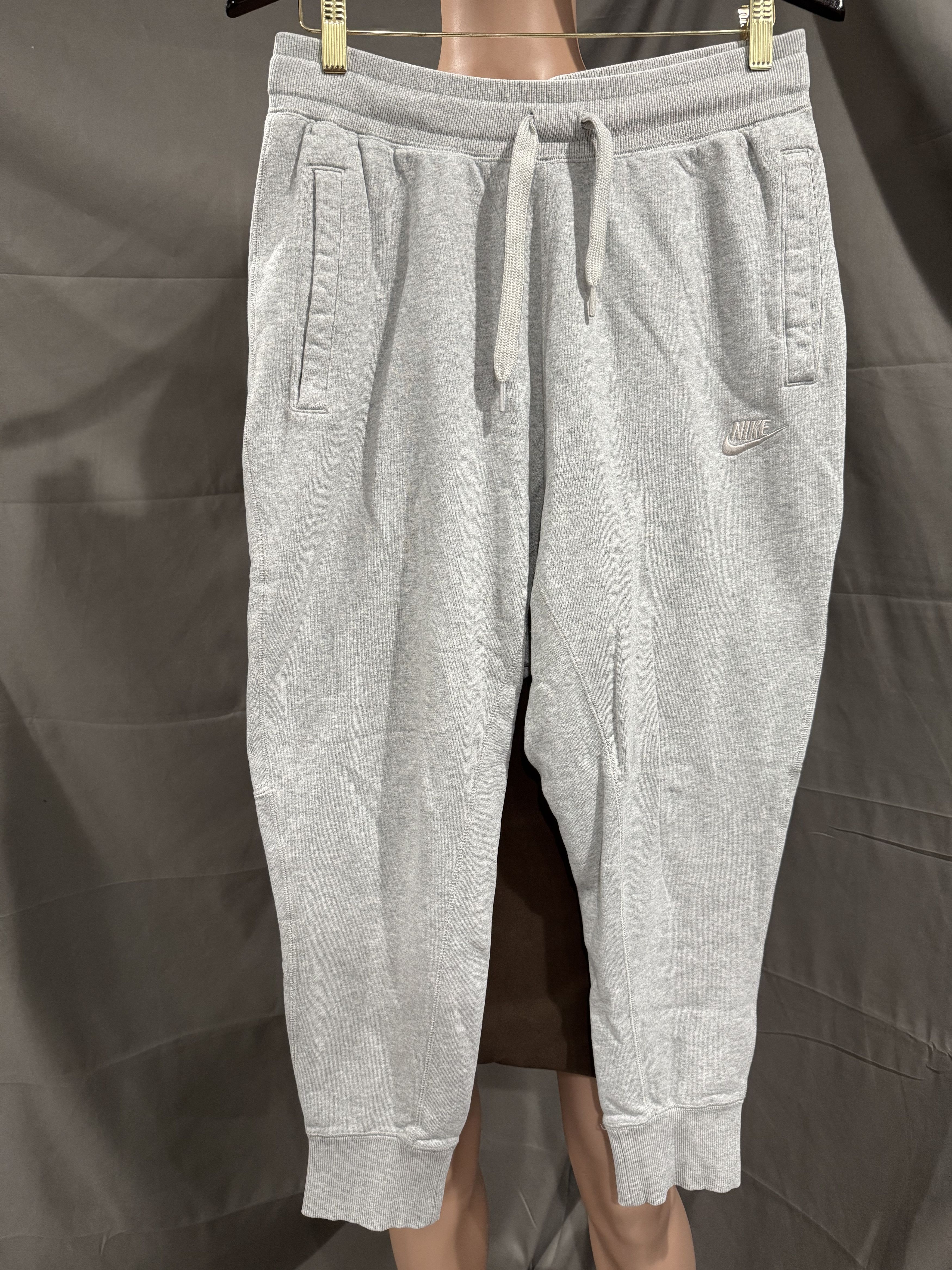 Nike Nike Fleece Jogger Sweatpant Heather Gray Size Medium Size US 32 / EU 48 - 1 Thumbnail