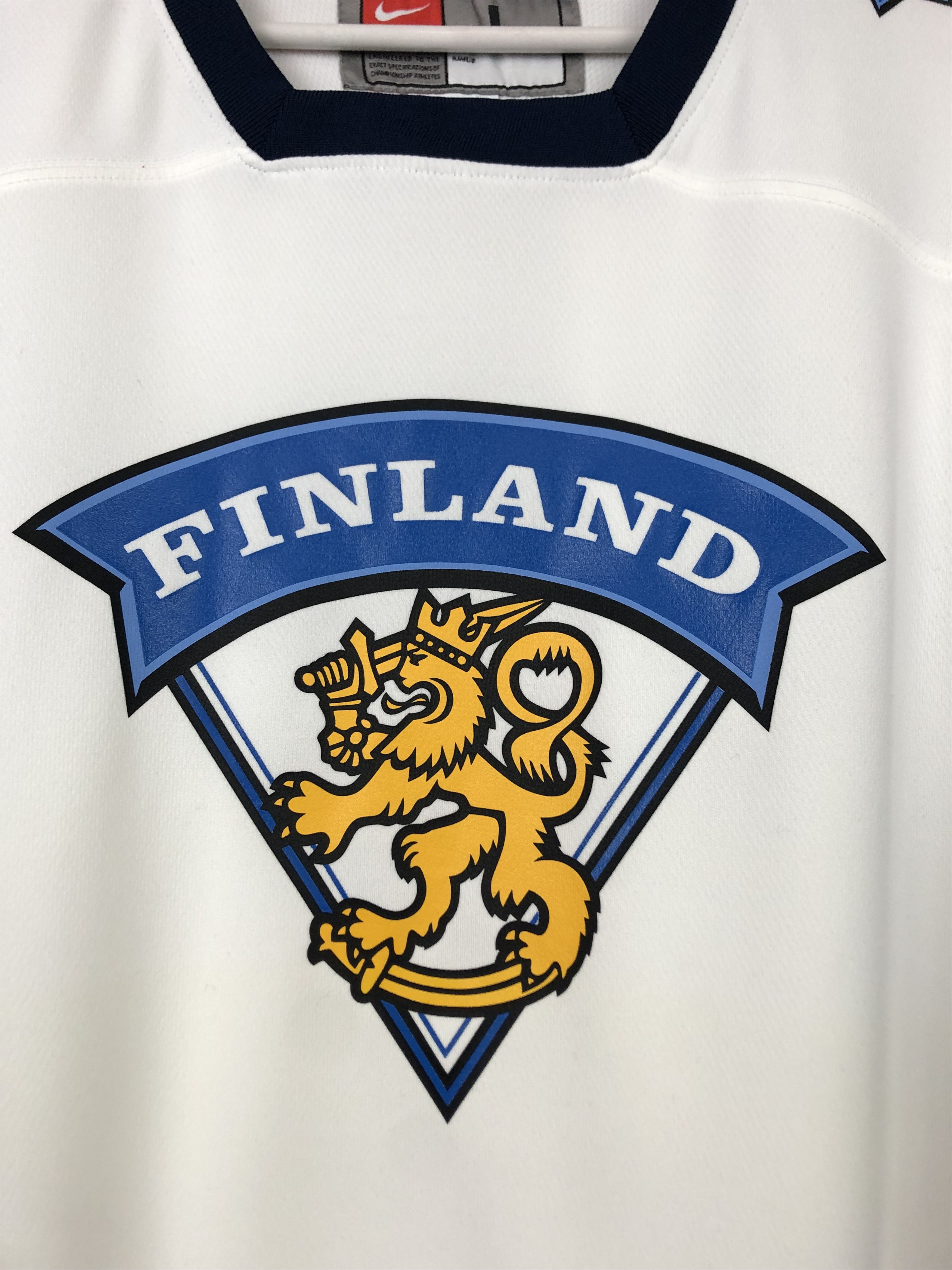 Nike Nike Vintage Suomi Finland Ice Hockey Jersey tee Shirt Size US L / EU 52-54 / 3 - 3 Thumbnail