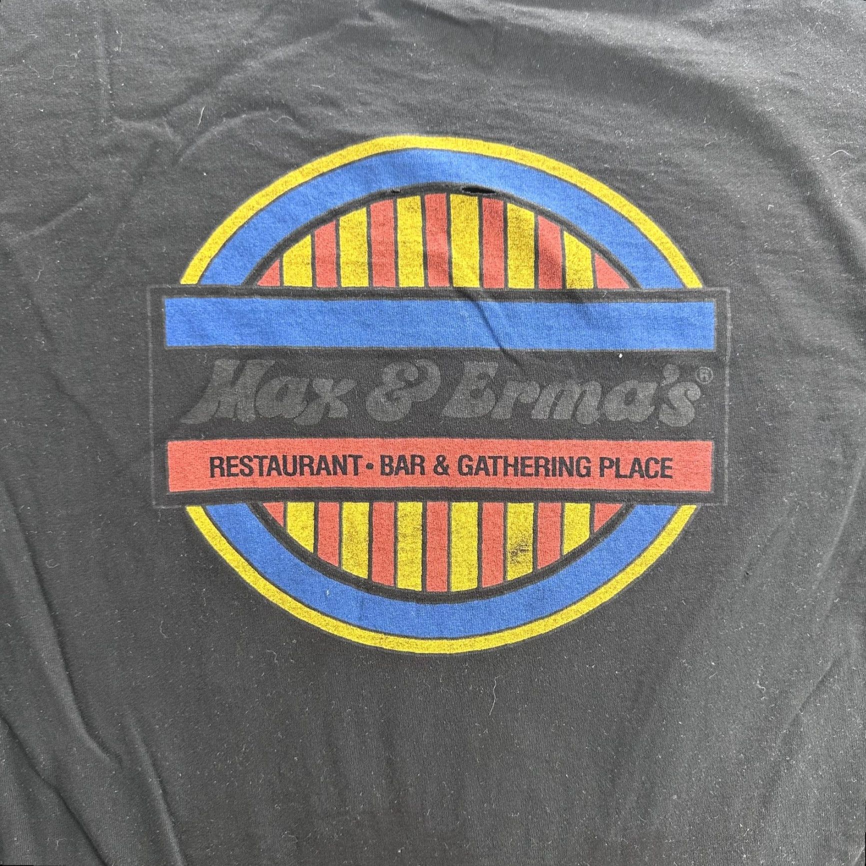 Jerzees VINTAGE Jerzees Max & Erma's Shirt Mens Large Black Graphic Print Crew Neck Short Sleeve 90s RESTAURANT BAR & GATHERING PLACE Mens Size US L / EU 52-54 / 3 - 2 Thumbnail