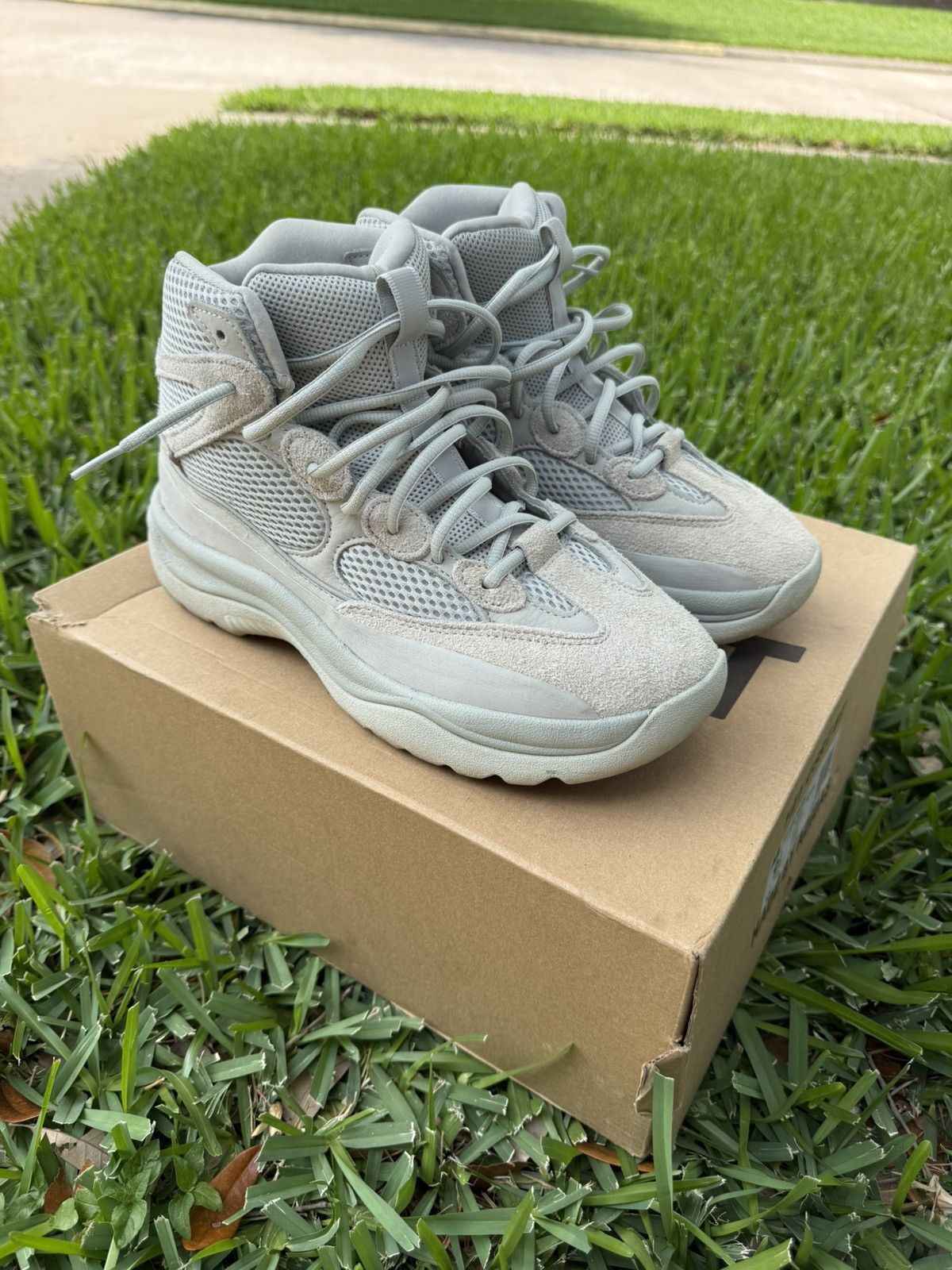 Yeezy Adidas yeezy desert boost Size US 9.5 / EU 42-43 - 9 Thumbnail