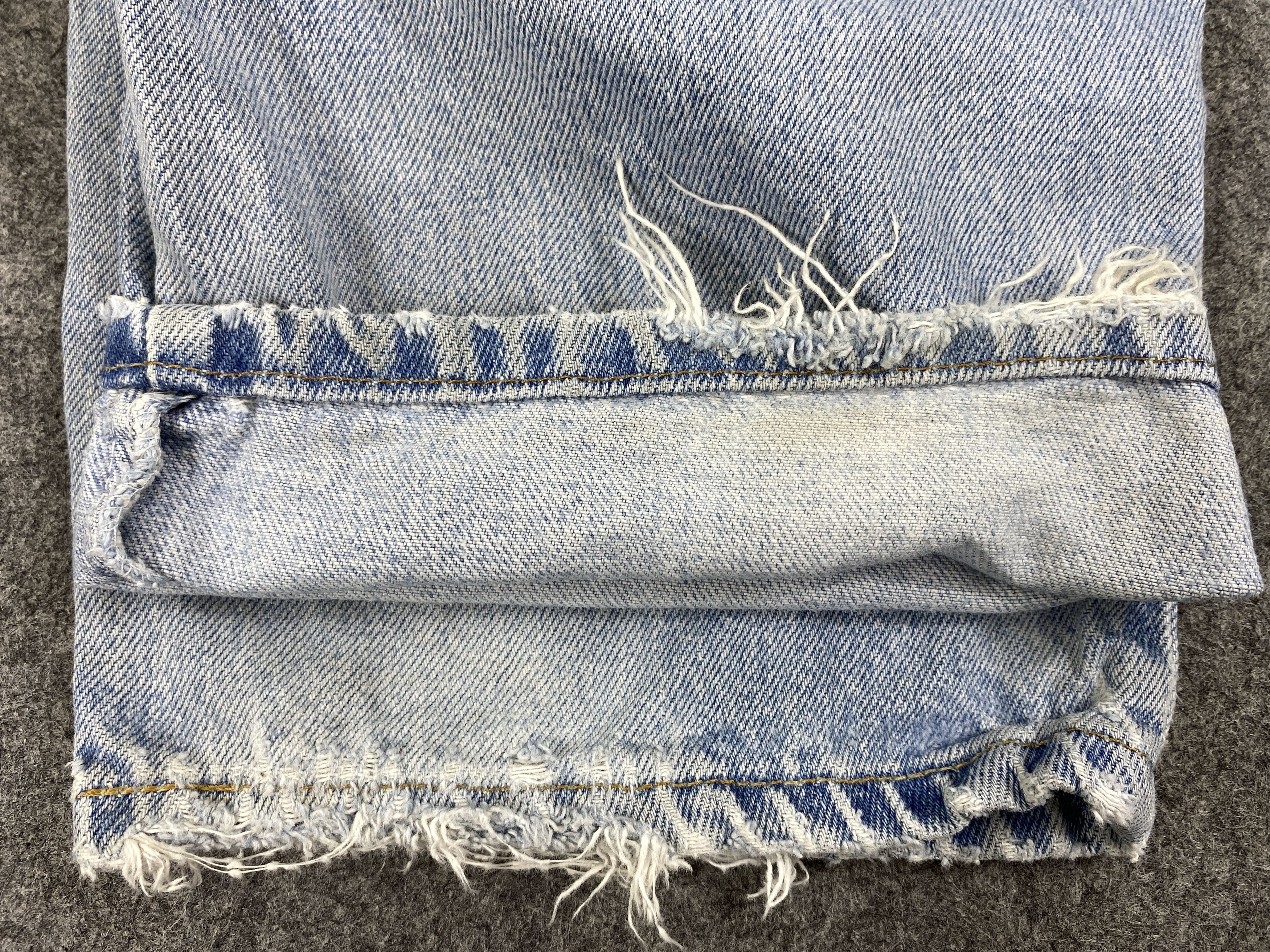 Levi's Light Blue Wash Vintage Levi's 550 35x29.5 Denim -SJ094 Size US 35 - 11 Thumbnail