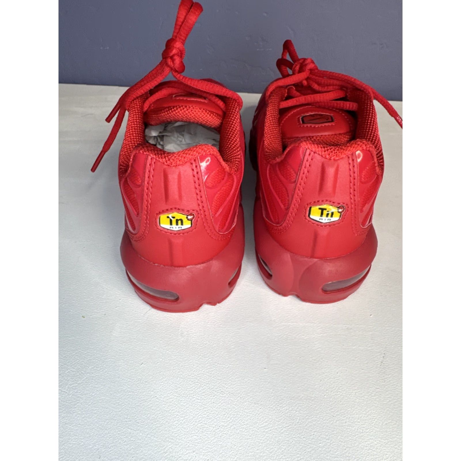 Nike Nike Air Max Plus TN Tuned GS Triple Red University October 6Y Women’s 7.5 Nike Shoes Sneaker Womens Athletic Lace Up Textured Red 80s 90s Size ONE SIZE - 7 Thumbnail