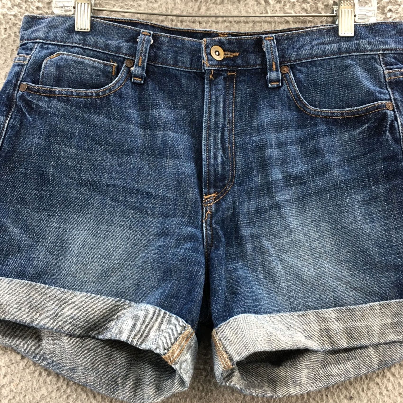 Calvin Klein Calvin Klein Cut-Off Shorts Womens 30/10 Blue Denim Mid Rise Zip Shorts Regular 34x4.5 5-Pocket Denim Vintage: No Mens Womens Girls? Size 30" / US 8 / IT 44 - 2 Thumbnail