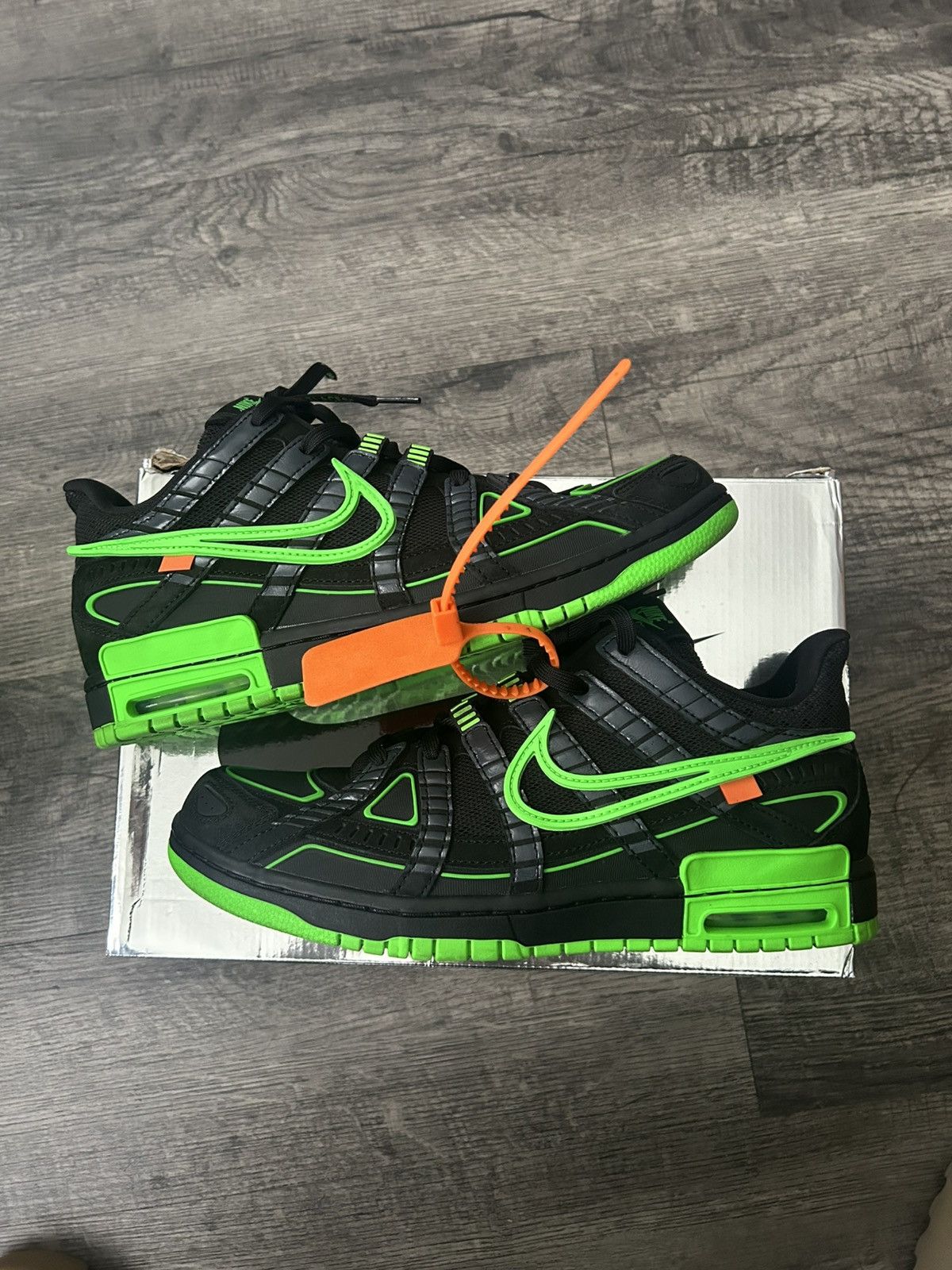 Nike × Off-White Nike Air Rubber Dunk Off-White Green Strike Size US 9 / EU 42 - 1 Thumbnail