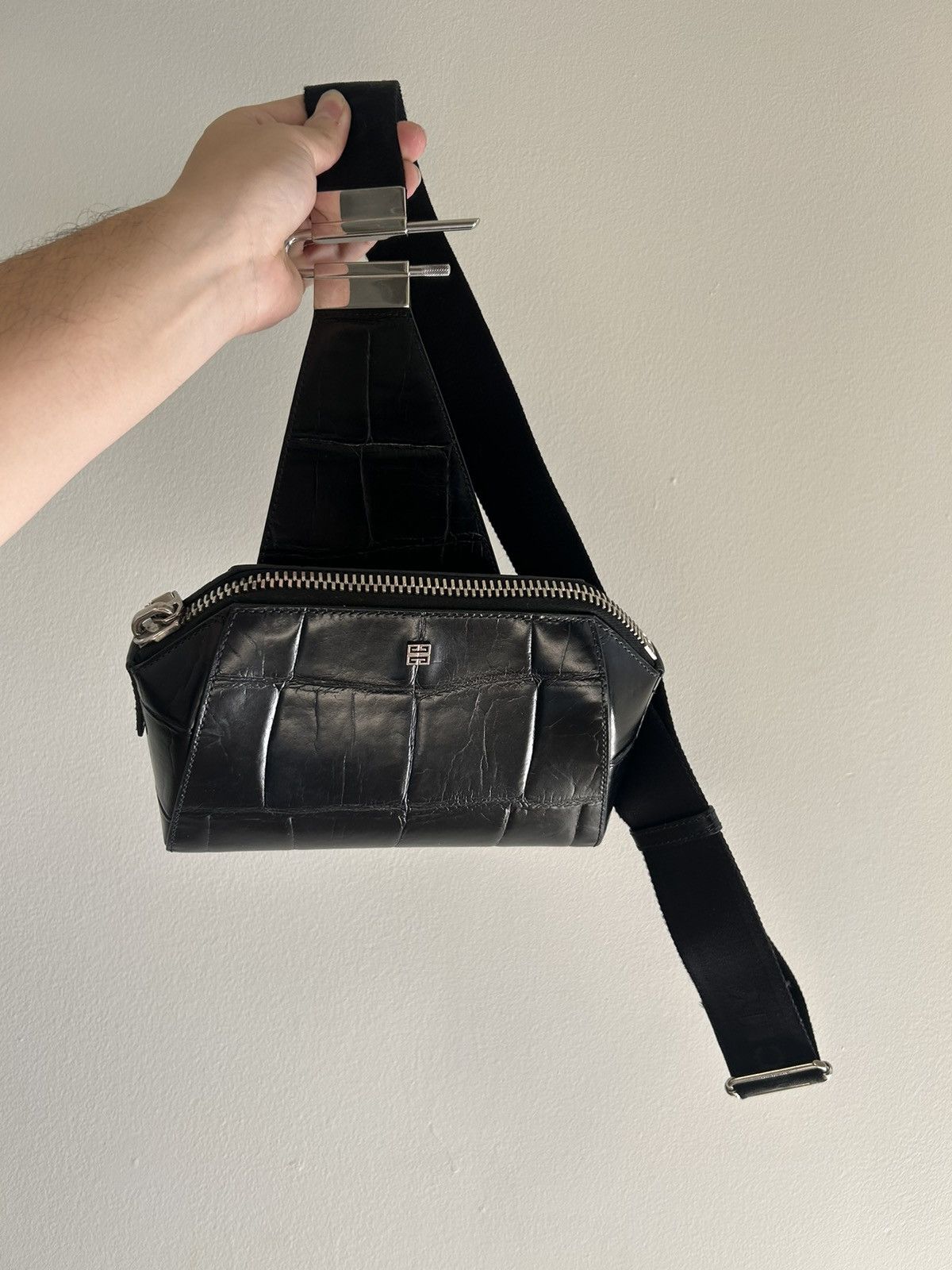 Givenchy WB! MSRP: $1.7k Antigona U Croc Crossbody Bag Size ONE SIZE - 3 Thumbnail