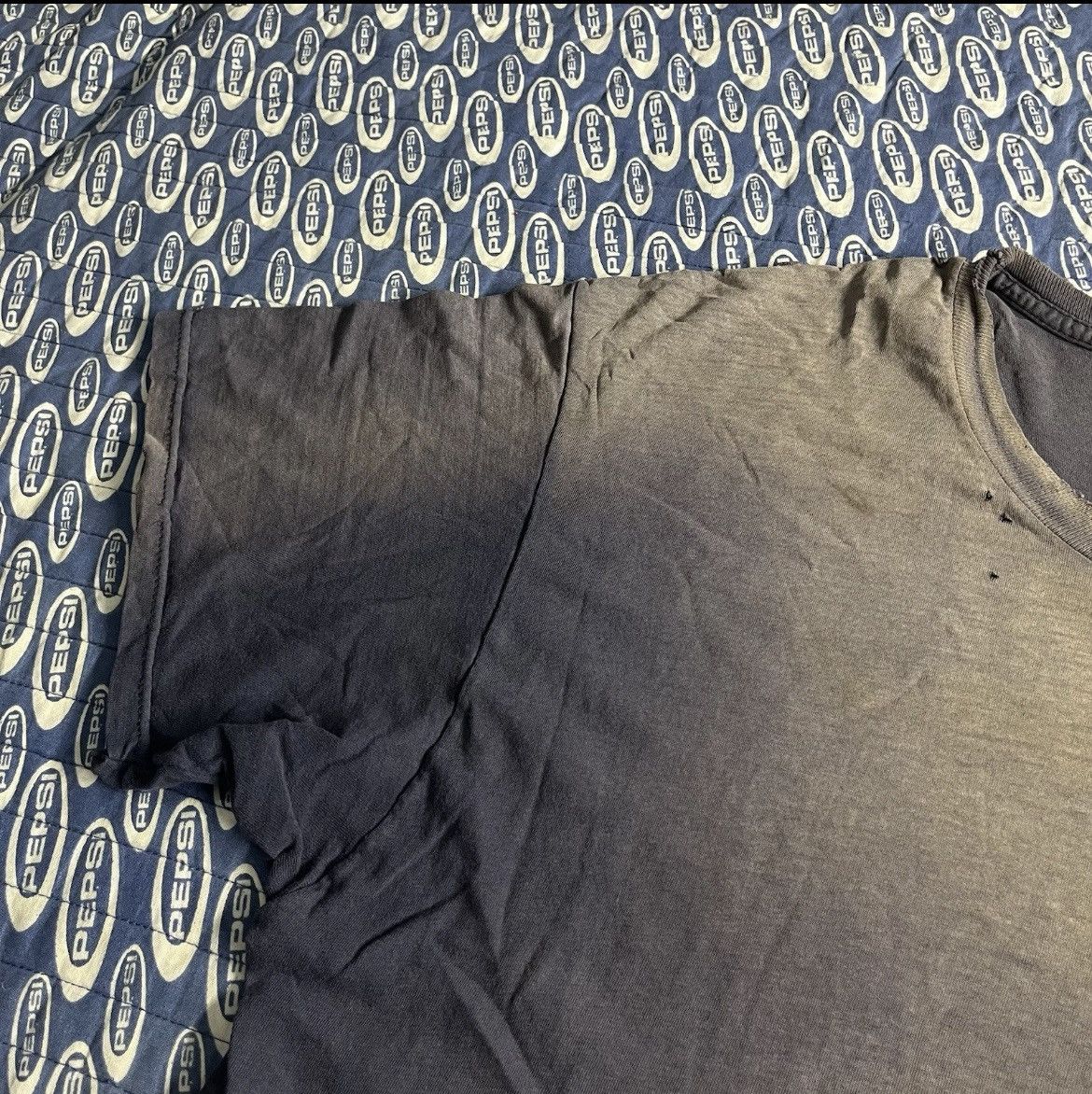 Fruit Of The Loom Vtg 90s Fruit of the Loom Sunfaded Faded Pocket Shirt Navy Size US XL / EU 56 / 4 - 9 Thumbnail