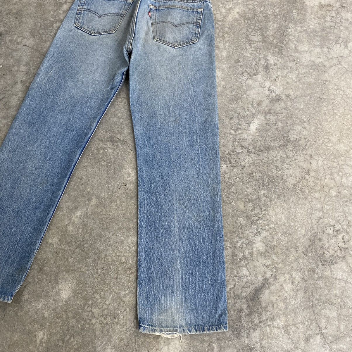 Levi's Vintage 80’s Levis 501 Faded Blue Ripped Denim Jeans Size US 31 - 19 Thumbnail