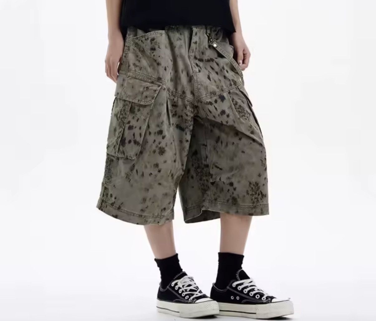 Other Animal Print Olive Green Cargo Shorts Y2K Size US 33 - 1 Thumbnail