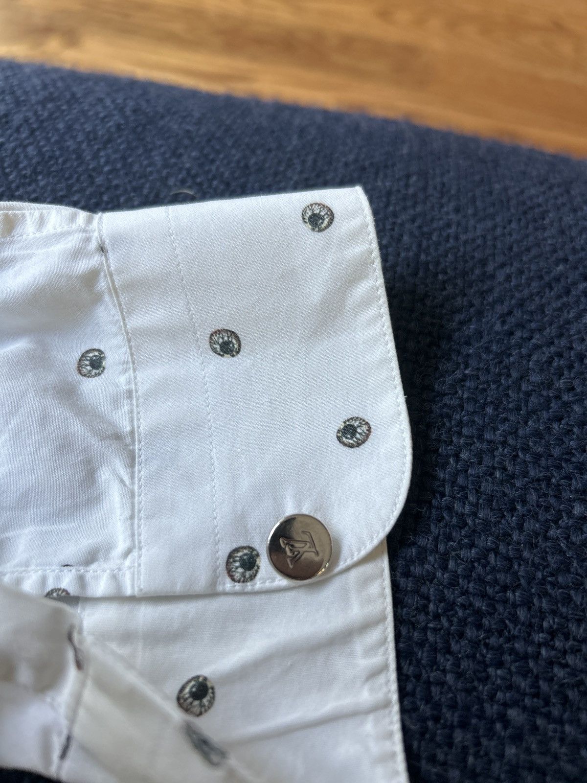 Louis Vuitton LV shirt with eyes print Size US M / EU 48-50 / 2 - 5 Thumbnail