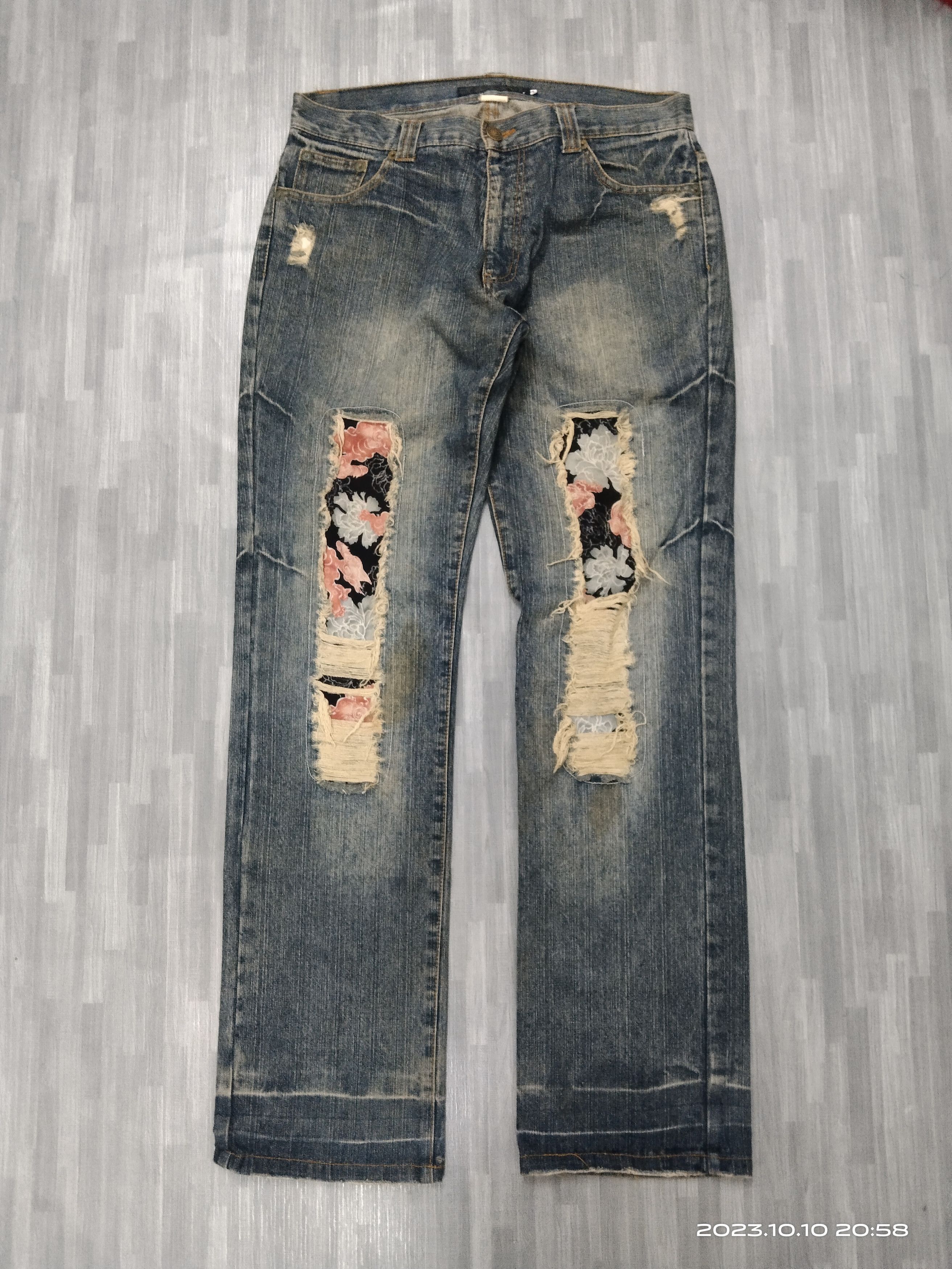Japanese Brand SICK RIPED PACTHWORK FLOWER JUDE BLOOM DENIM PANTS Size US 33 - 2 Thumbnail