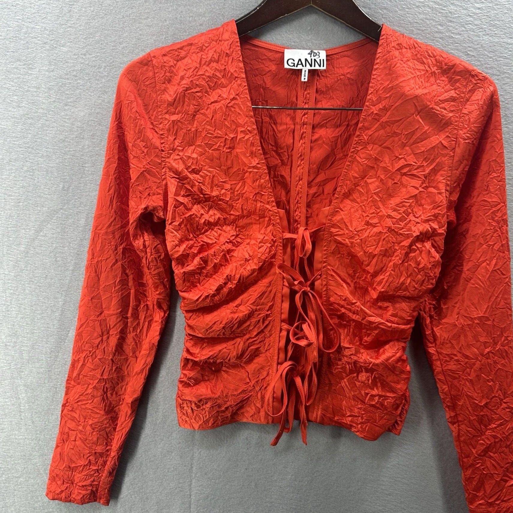 Ganni GANNI Blouse Women's 0 32 Tie Front Crinkled Satin Top Red Long Sleeve V-Neck Lace Up Cropped Blouse Bohemian Designer Style Shirt Womens Size XS / US 0-2 / IT 36-38 - 2 Thumbnail