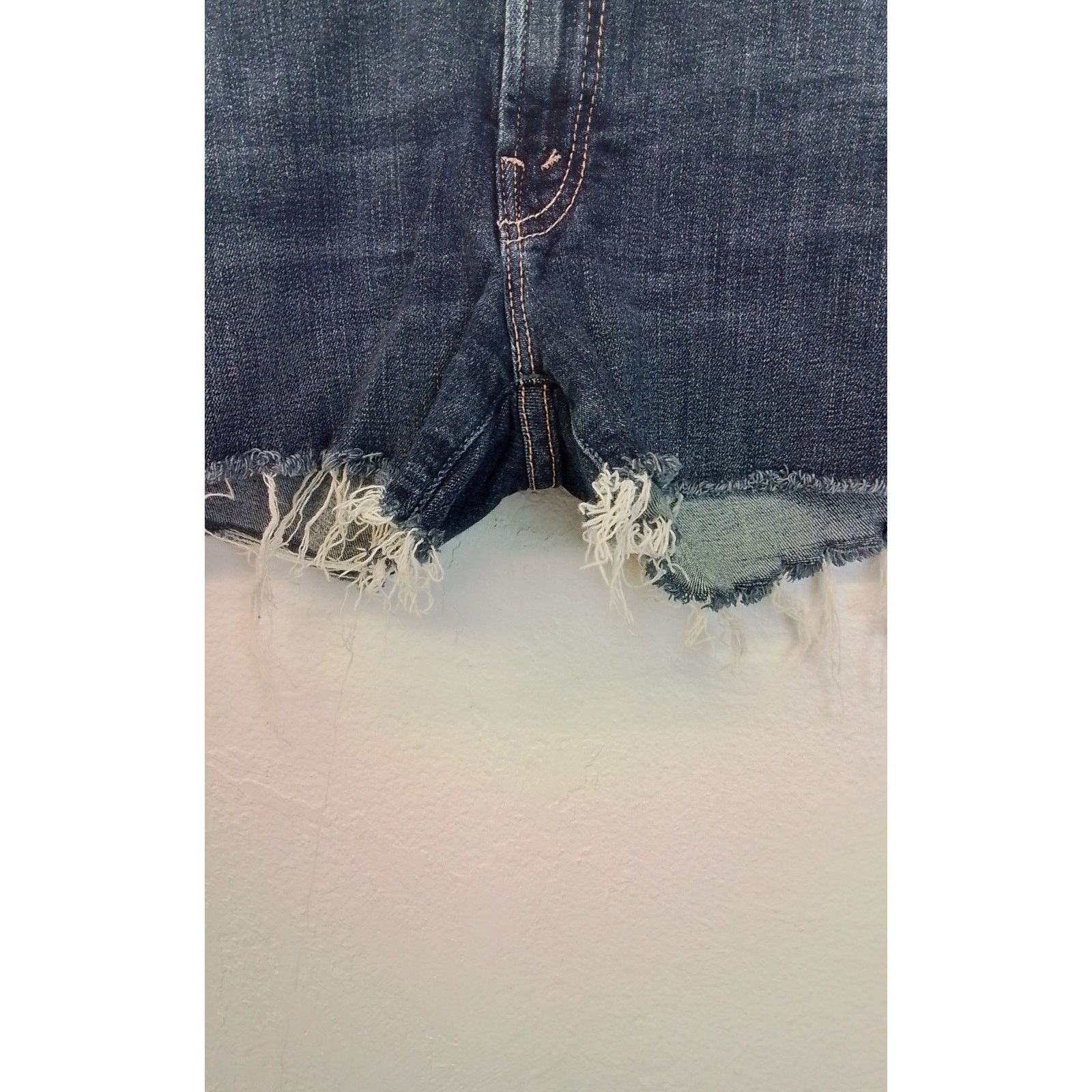 MOTHER Mother Charmer Shorts Women's 24 Dark Distressed 2" Inseam Size 24" / US 00 / IT 34 - 4 Thumbnail