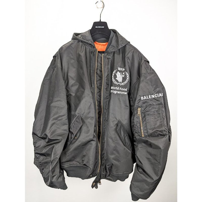 Balenciaga o1rshd1 World Food Program Hooded Nylon Bomber in Black Size US XL / EU 56 / 4 - 16 Thumbnail
