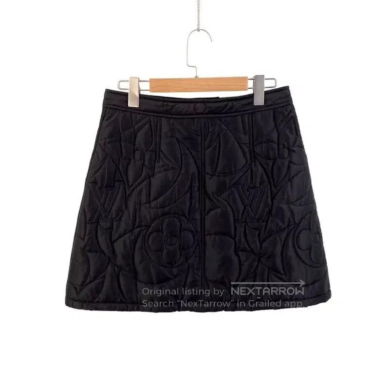 Louis Vuitton Louis Vuitton Black Nylon Skirt for Women . Size 28" / US 6 / IT 42 - 1 Thumbnail