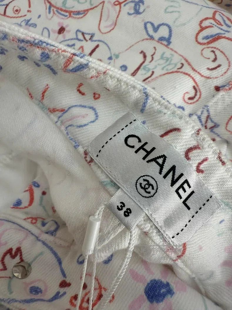 Chanel Chanel 25c small fish graffiti jeans Size 25" / US 0 / IT 36 - 6 Thumbnail