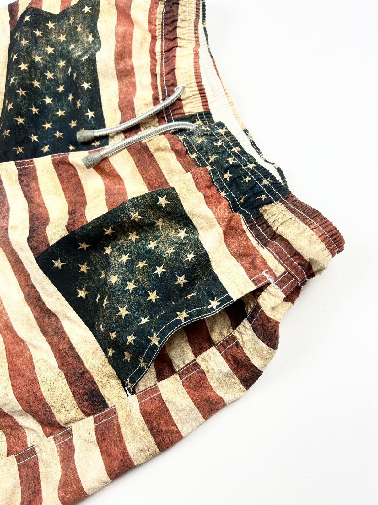 MC2 Saint Barth rare MC2 Saint Barth American flag beach shorts vintage Size US 36 / EU 52 - 5 Thumbnail