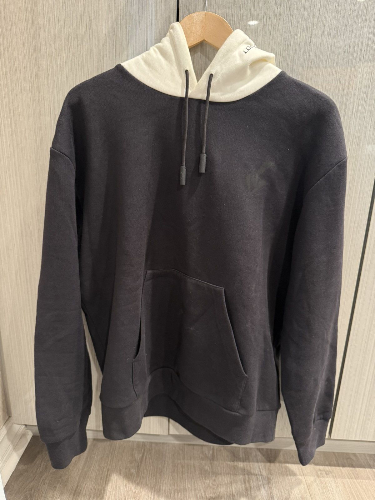 Louis Vuitton Louis Vuitton 2054 Logo Black White Hoodie Size US M / EU 48-50 / 2 - 1 Thumbnail