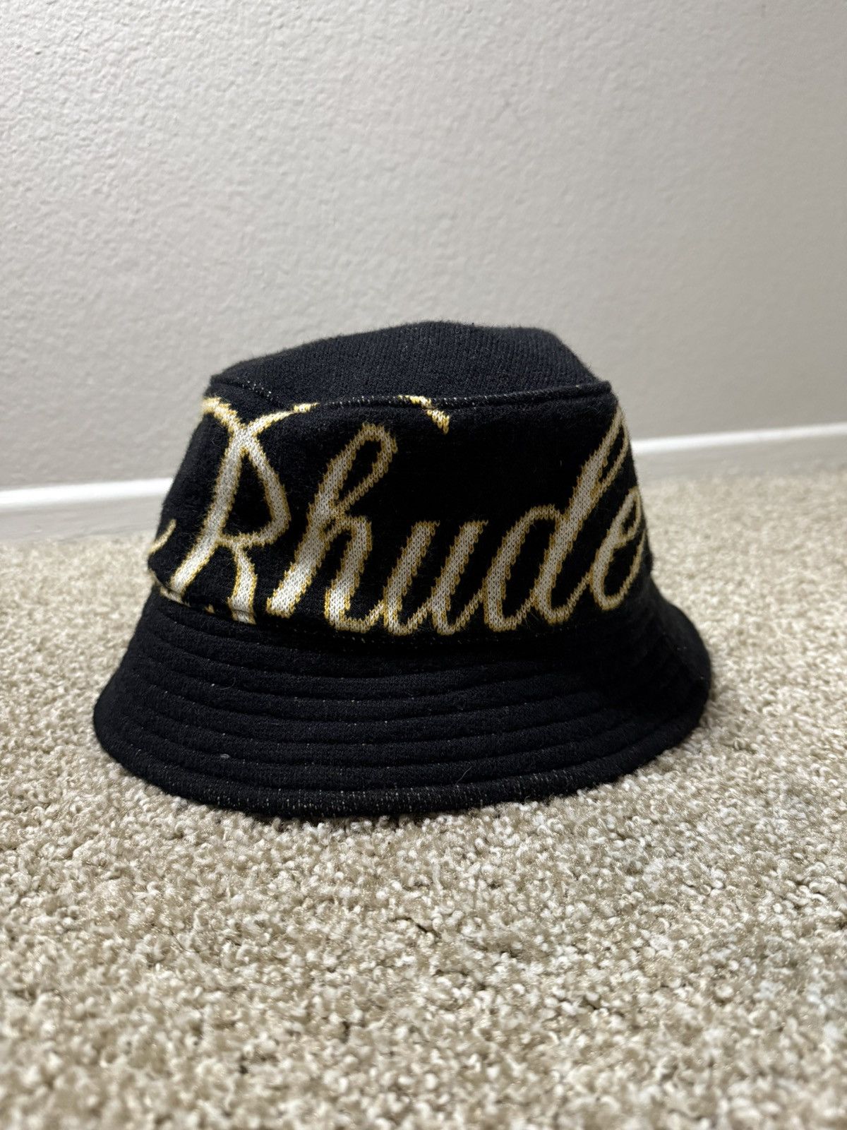 Rhude Rhude script bucket hat Size ONE SIZE - 1 Thumbnail
